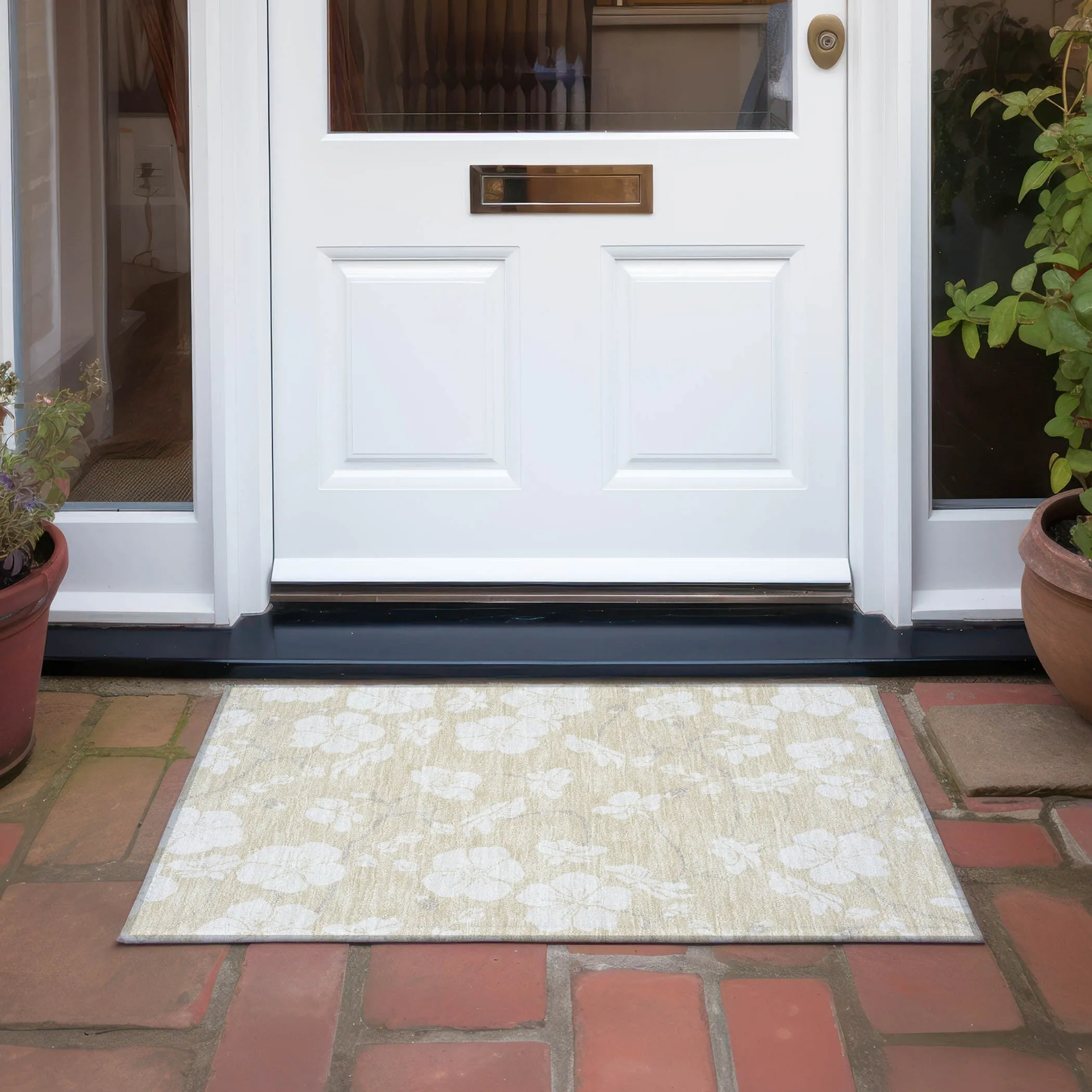 Machine Washable Indoor/ Outdoor Calm Floral Chantille Rug