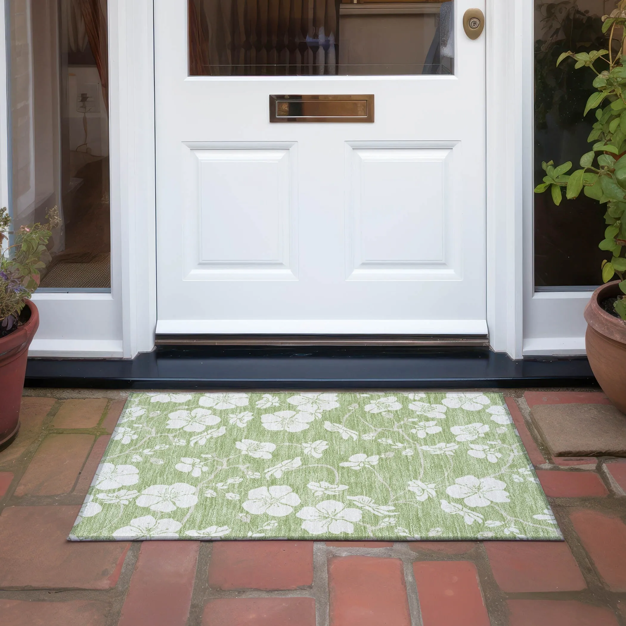 Machine Washable Indoor/ Outdoor Calm Floral Chantille Rug