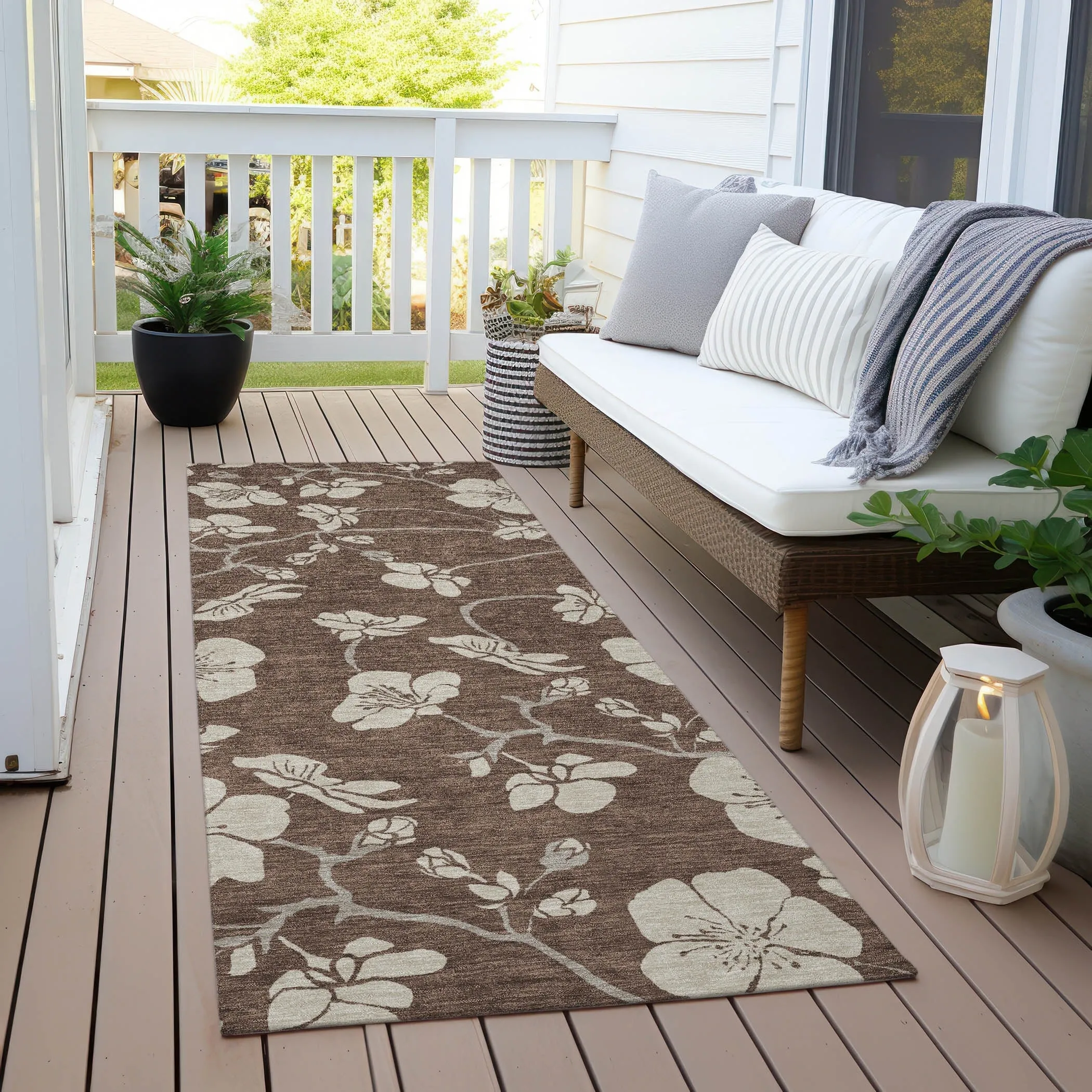 Machine Washable Indoor/ Outdoor Calm Floral Chantille Rug