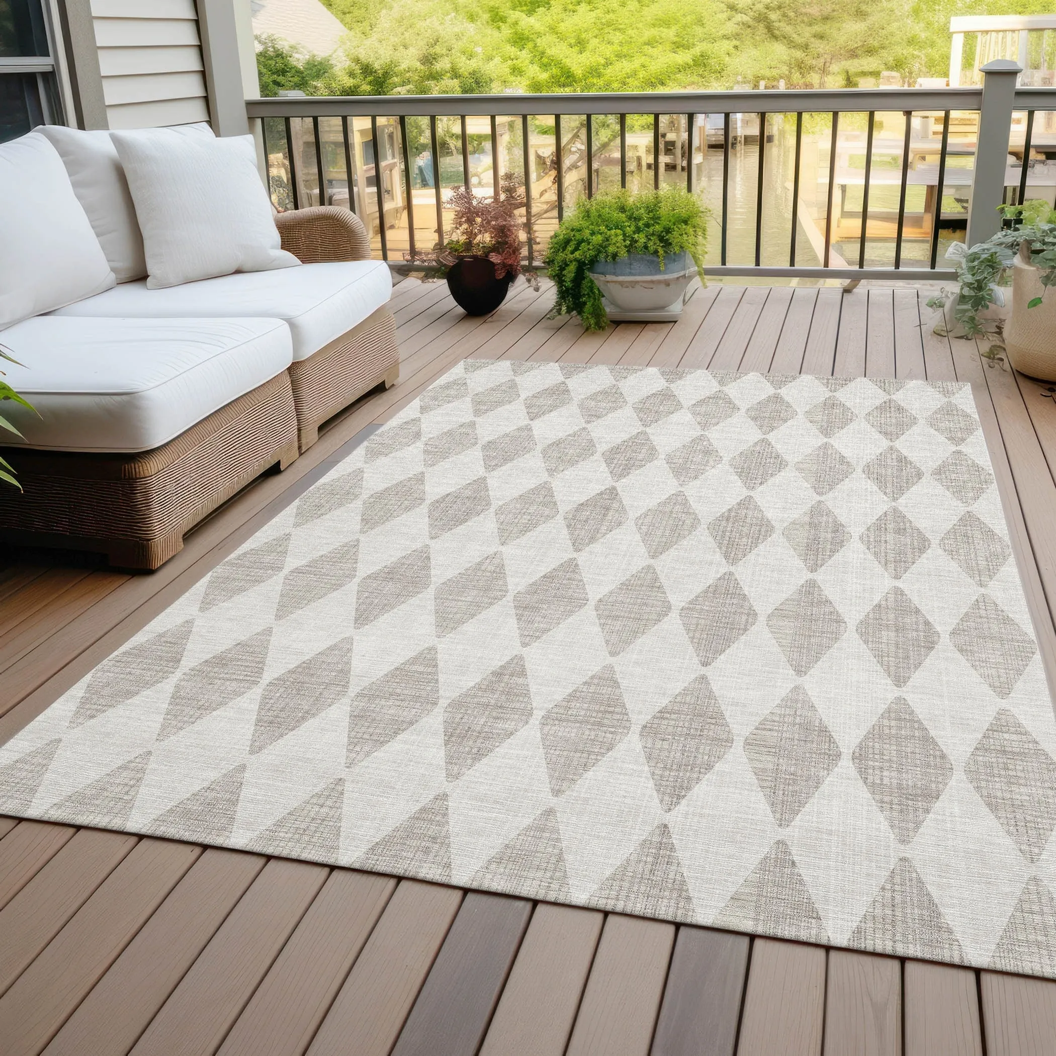 Machine Washable Indoor/ Outdoor Chantille Argyle Rug