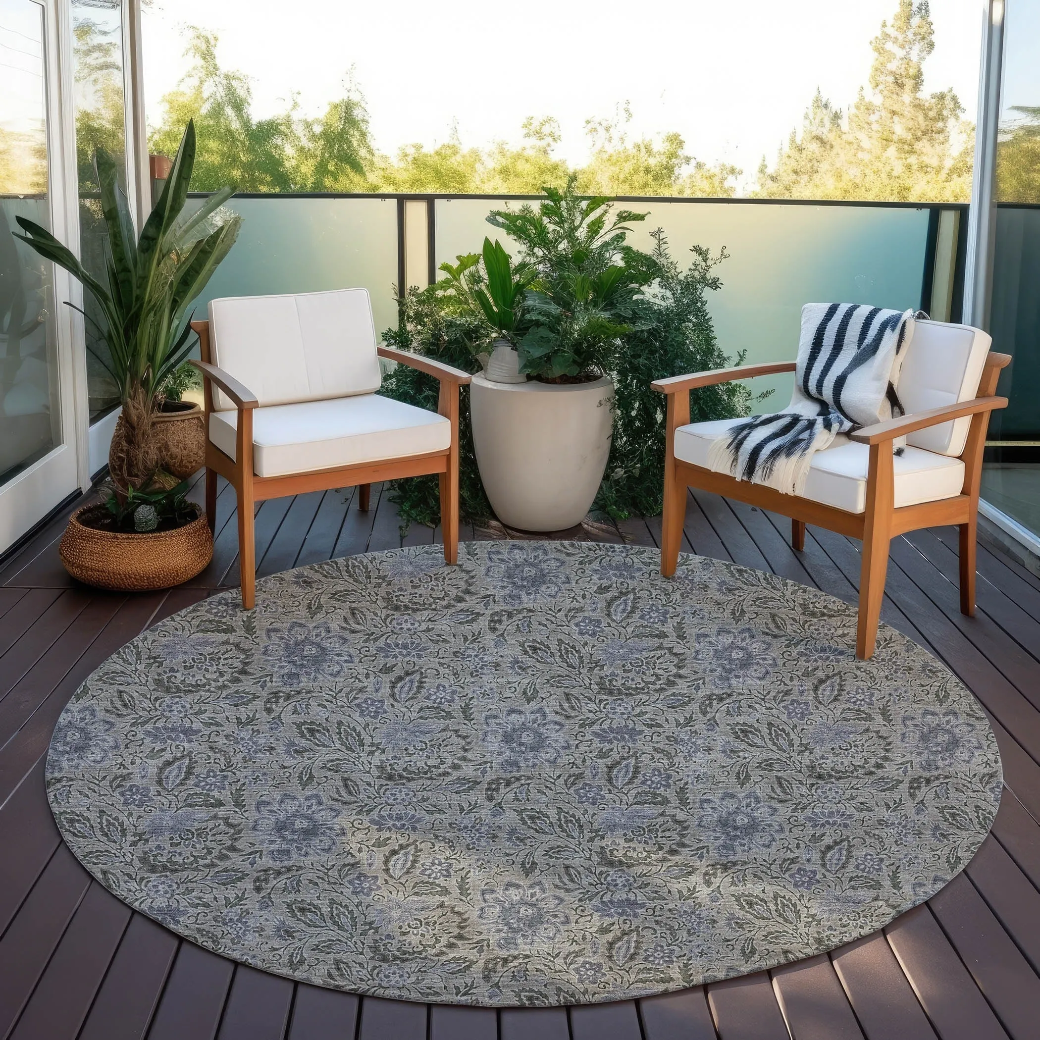 Machine Washable Indoor/ Outdoor Chantille Casual Floral Rug