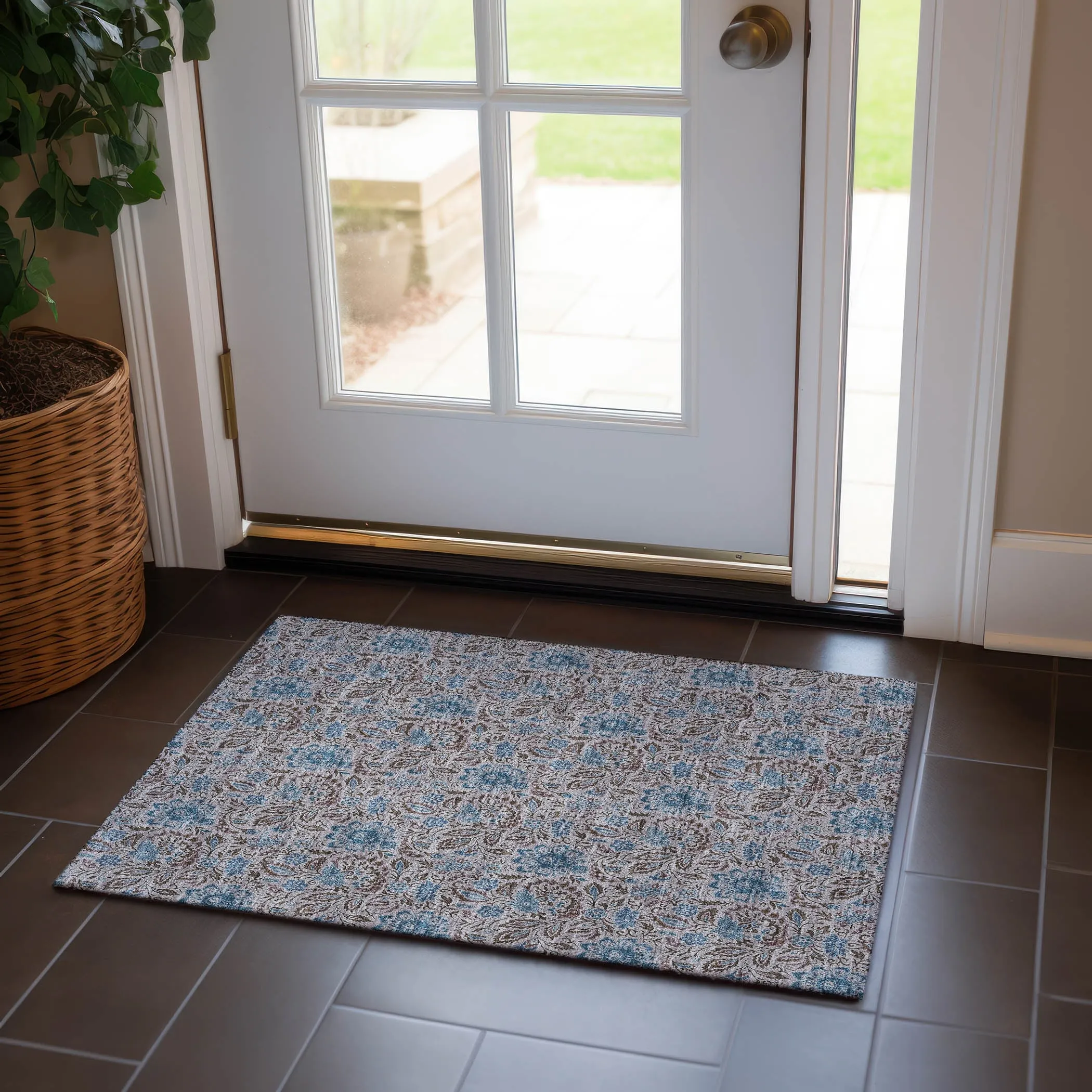 Machine Washable Indoor/ Outdoor Chantille Casual Floral Rug