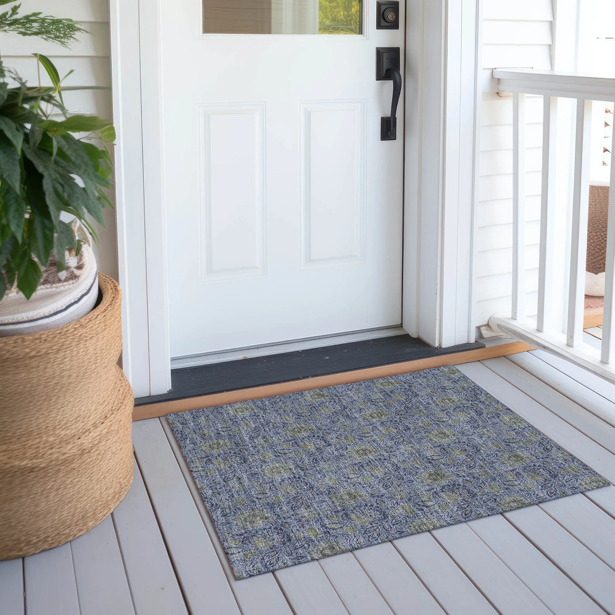 Machine Washable Indoor/ Outdoor Chantille Casual Floral Rug