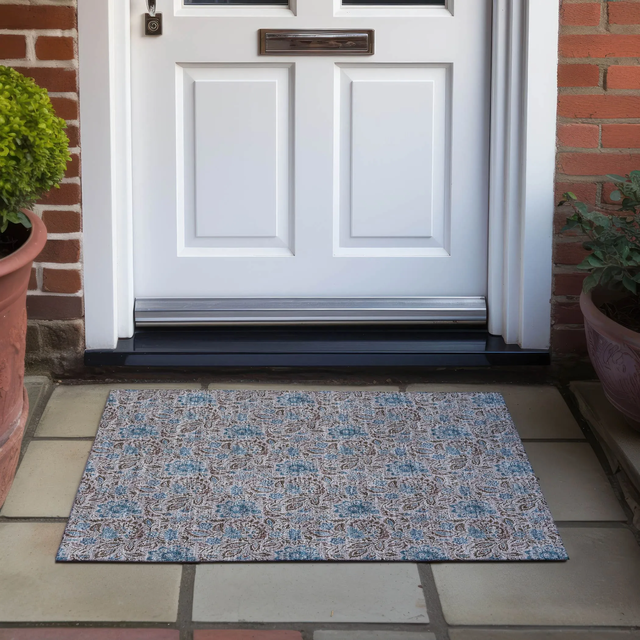 Machine Washable Indoor/ Outdoor Chantille Casual Floral Rug