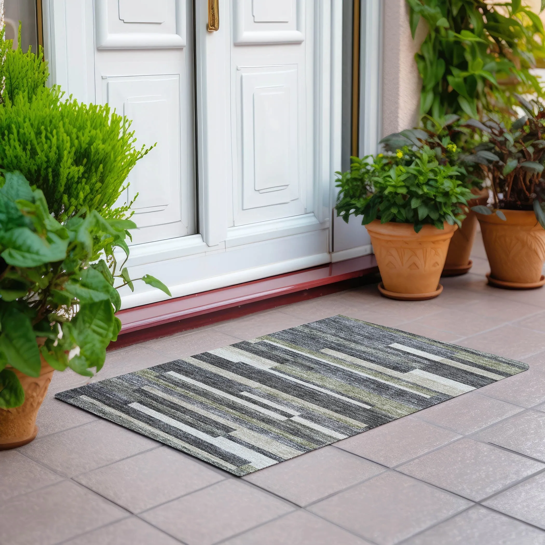 Machine Washable Indoor/ Outdoor Chantille Contempory Stripe Rug