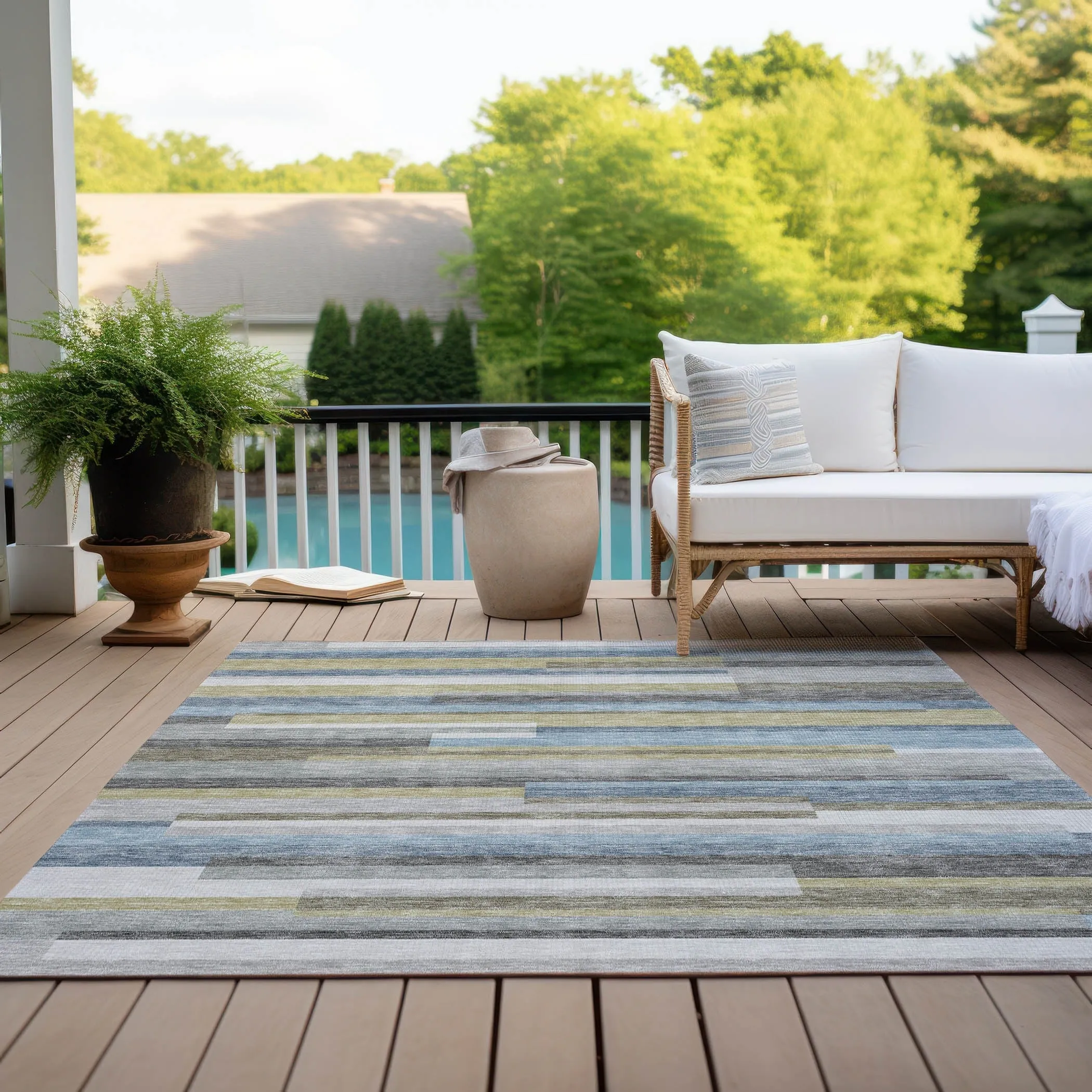 Machine Washable Indoor/ Outdoor Chantille Contempory Stripe Rug
