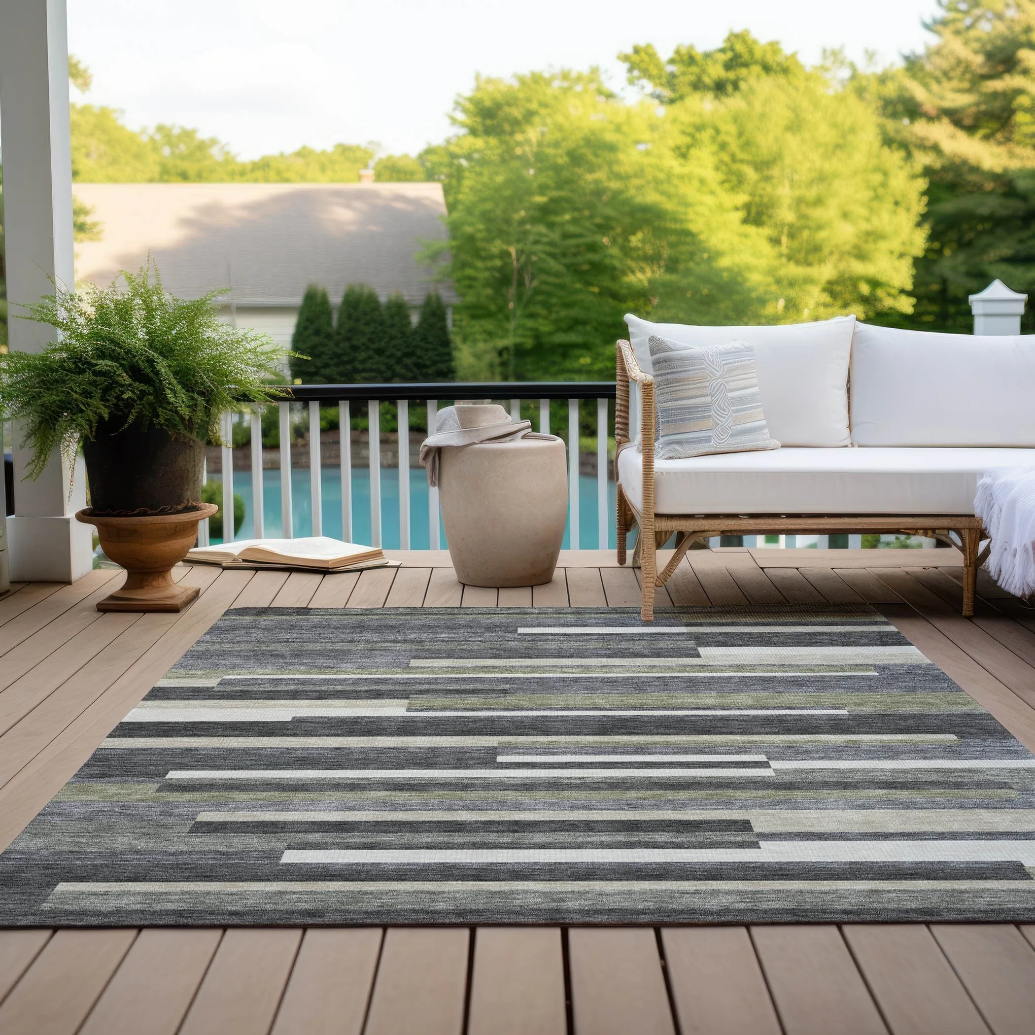 Machine Washable Indoor/ Outdoor Chantille Contempory Stripe Rug