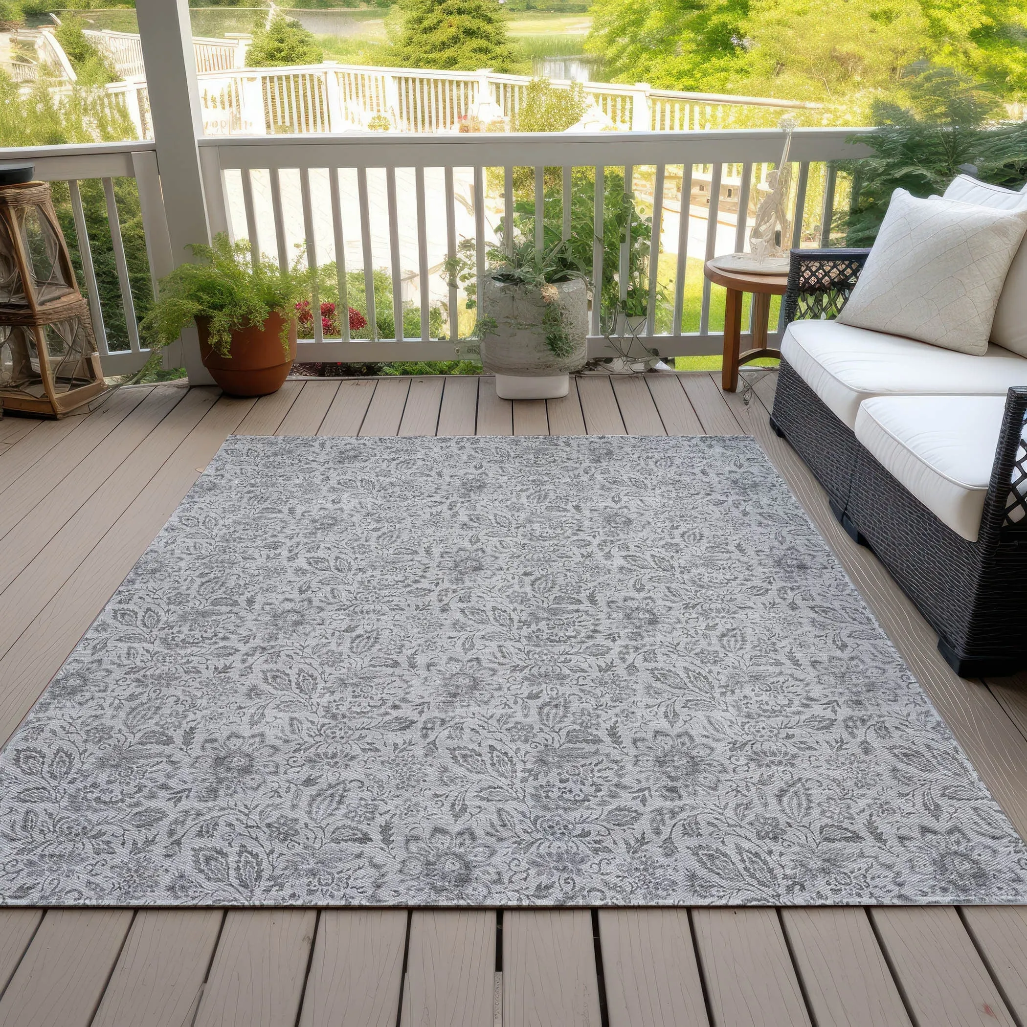 Machine Washable Indoor/ Outdoor Chantille Farmhouse Floral Rug