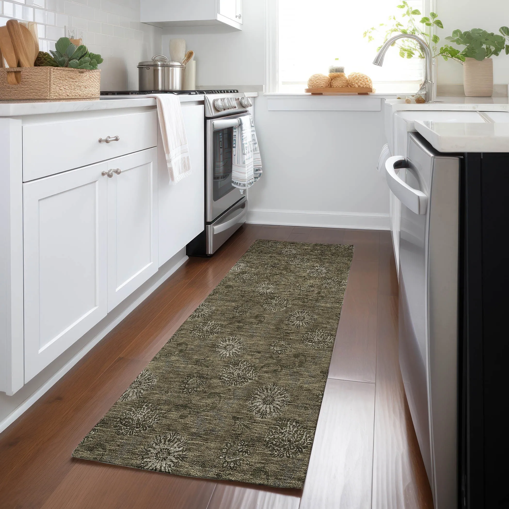 Machine Washable Indoor/ Outdoor Chantille Floral Burst Rug