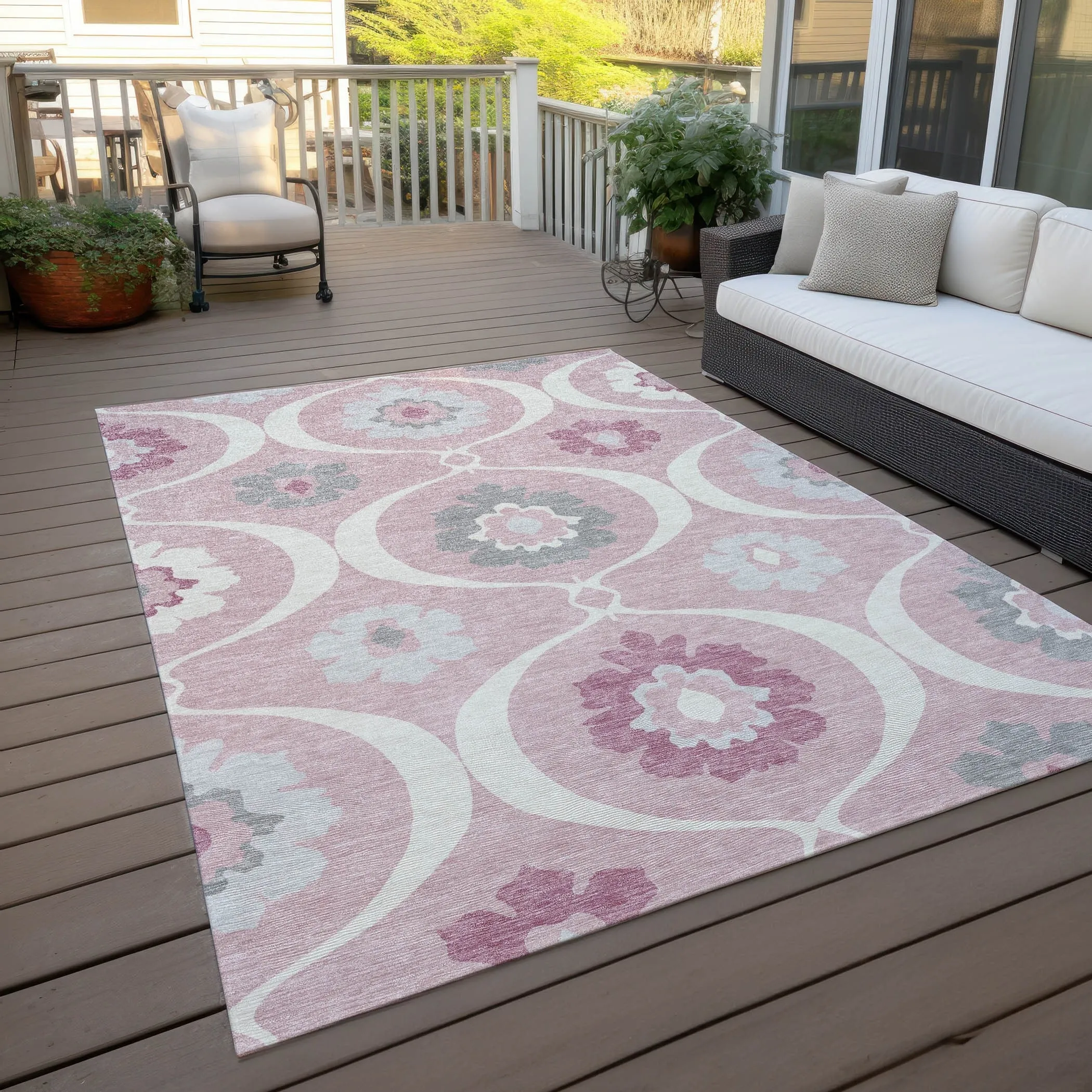 Machine Washable Indoor/ Outdoor Chantille Floral Geo Rug