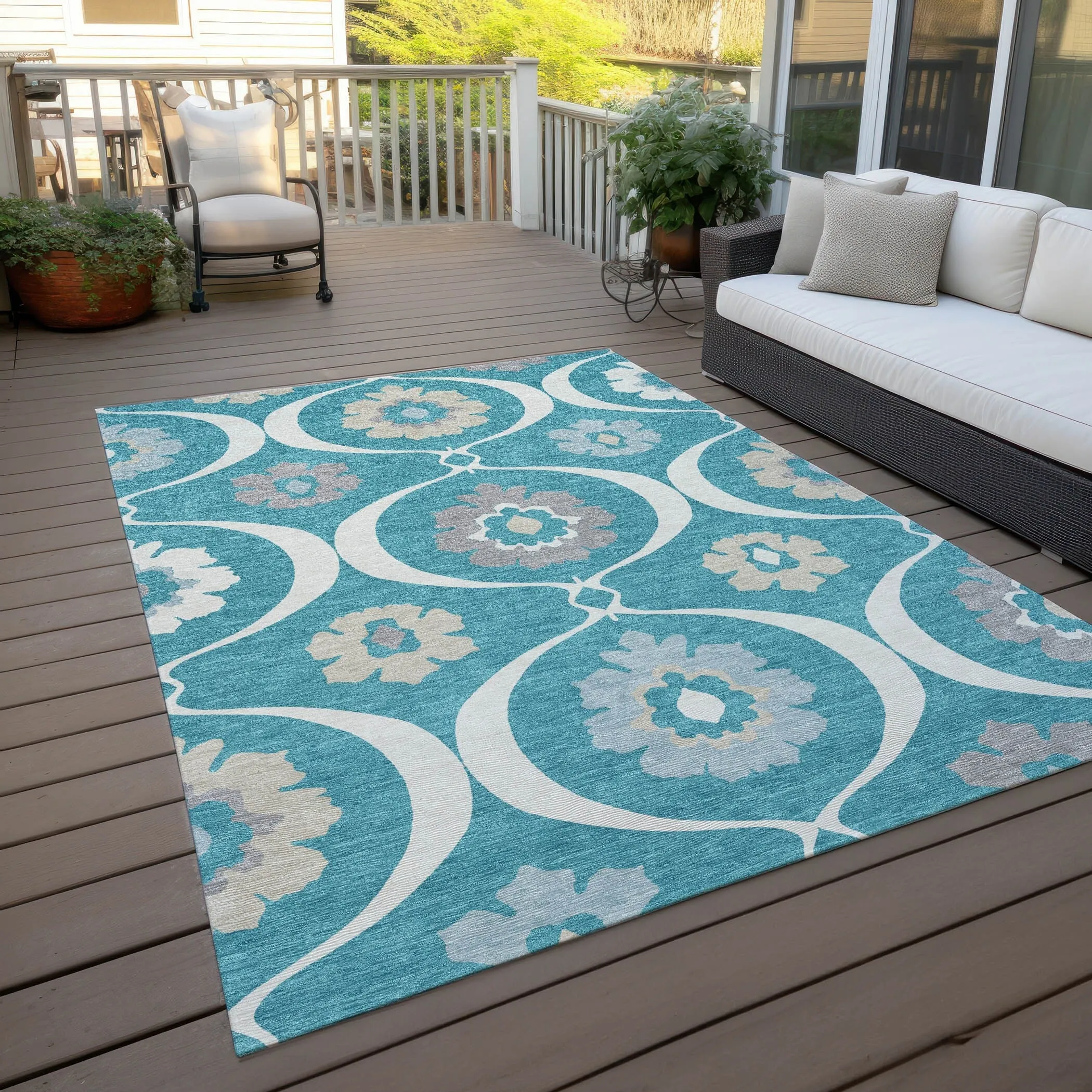 Machine Washable Indoor/ Outdoor Chantille Floral Geo Rug