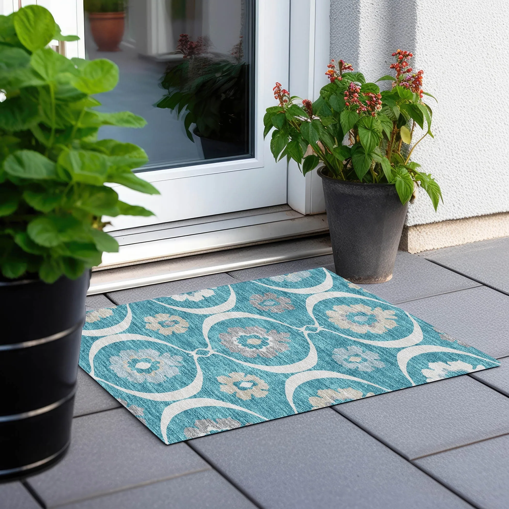Machine Washable Indoor/ Outdoor Chantille Floral Geo Rug