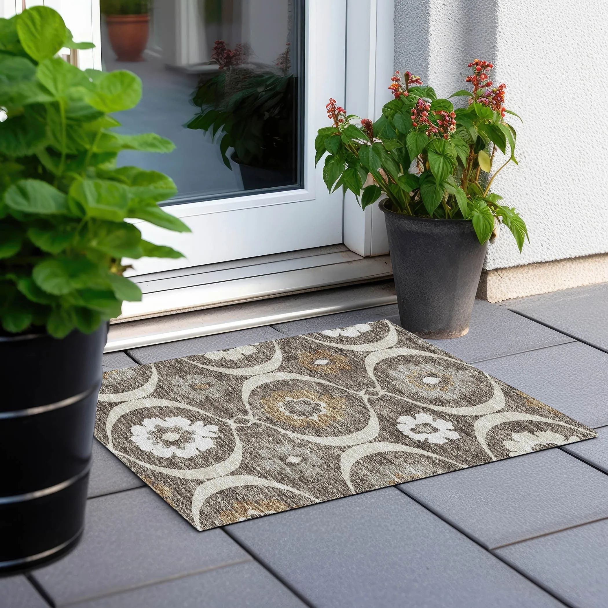 Machine Washable Indoor/ Outdoor Chantille Floral Geo Rug