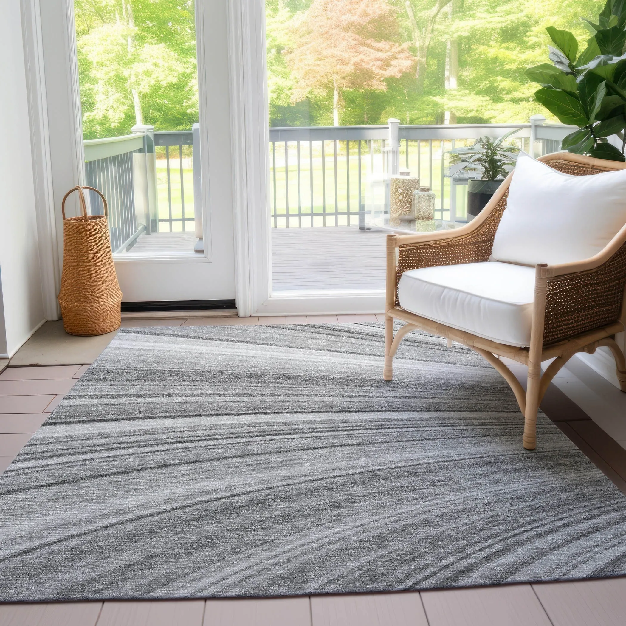 Machine Washable Indoor/ Outdoor Chantille Modern Burst Rug