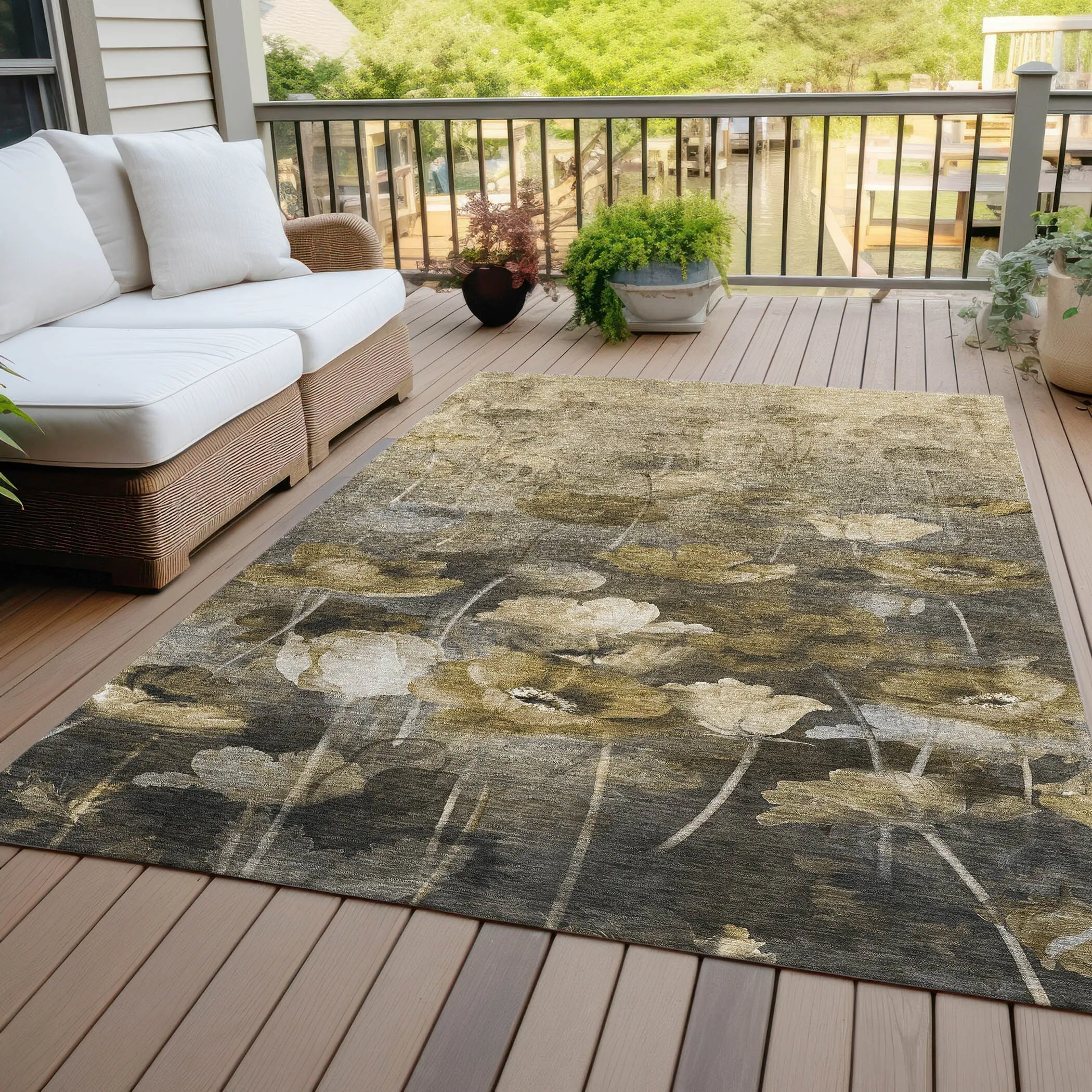 Machine Washable Indoor/ Outdoor Chantille Modern Floral Rug
