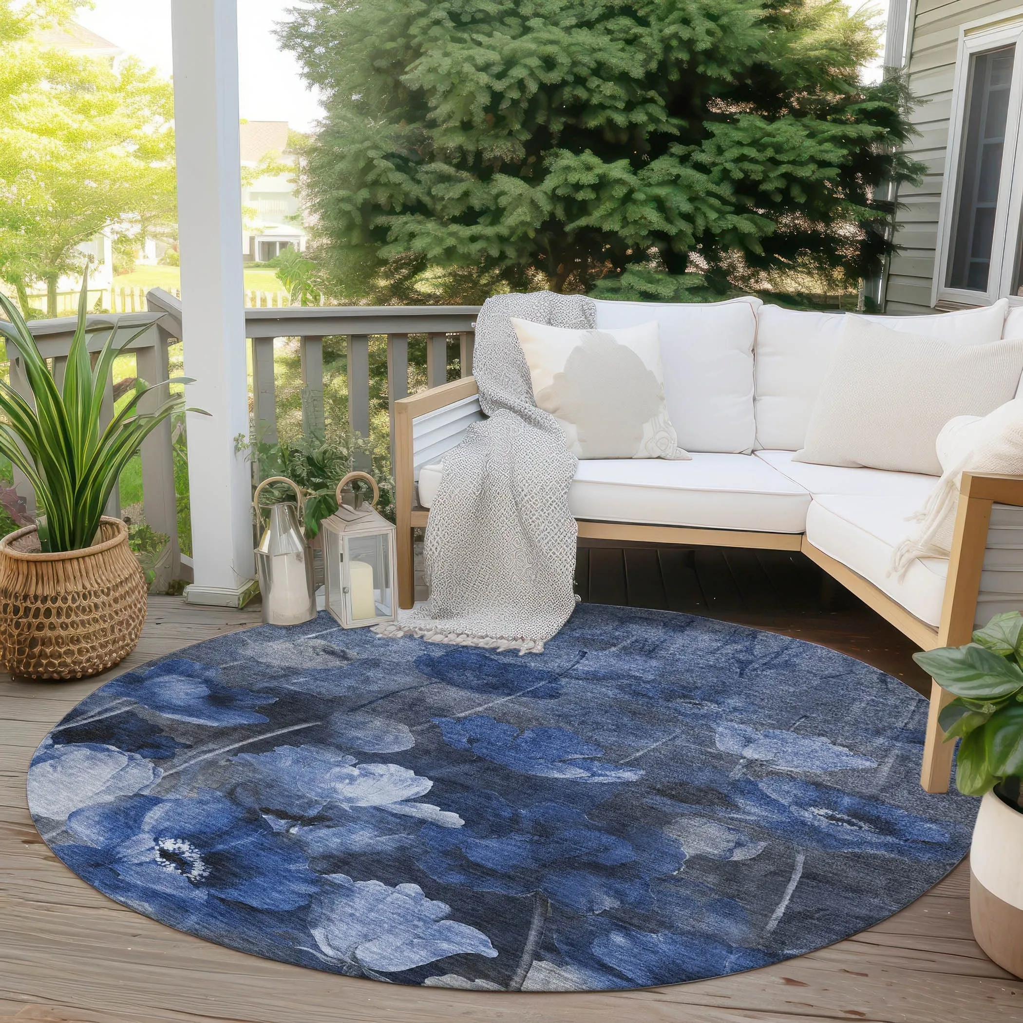 Machine Washable Indoor/ Outdoor Chantille Modern Floral Rug