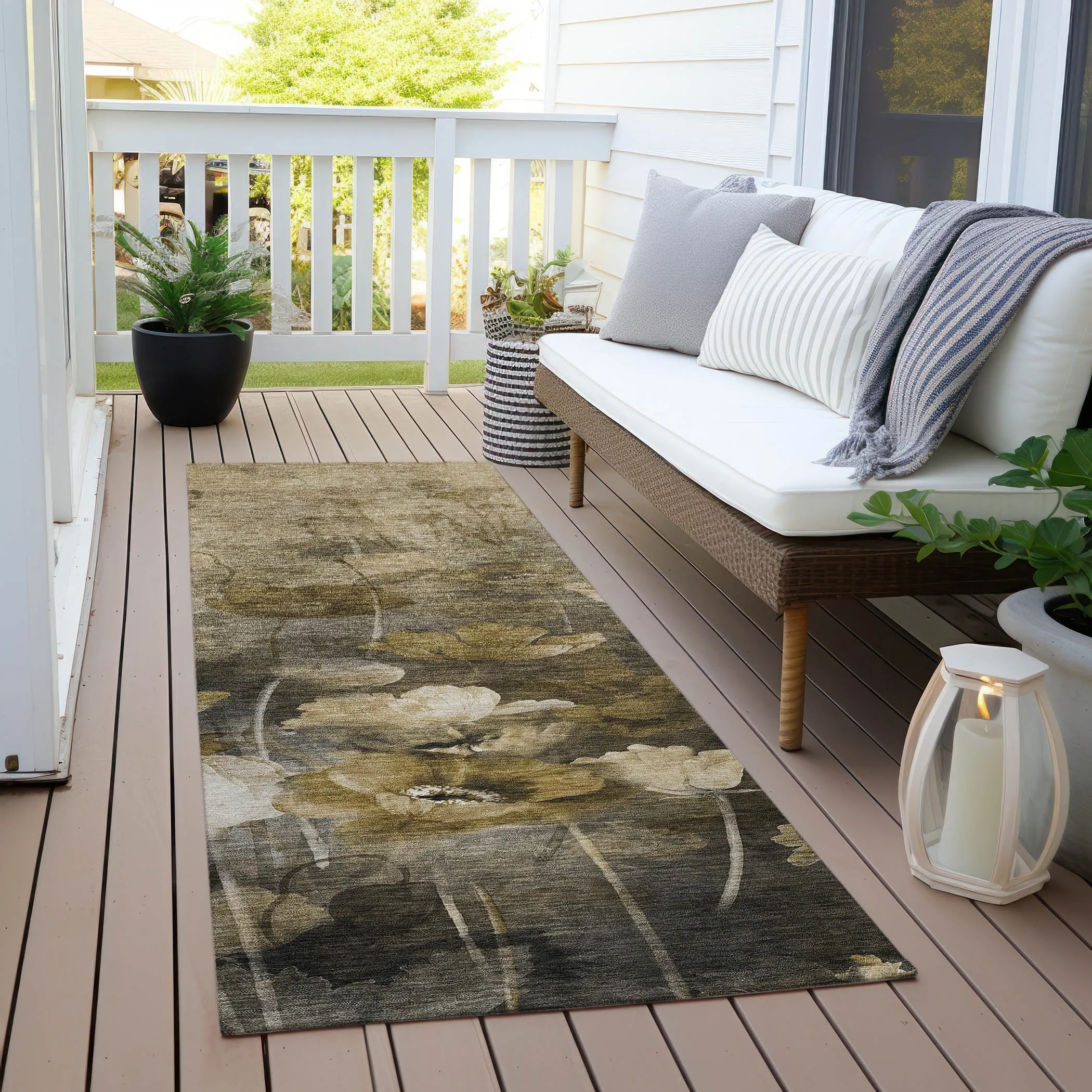 Machine Washable Indoor/ Outdoor Chantille Modern Floral Rug