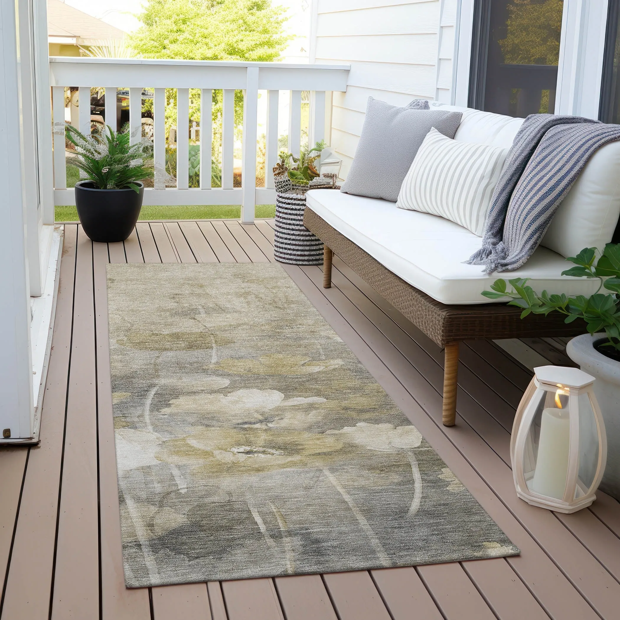 Machine Washable Indoor/ Outdoor Chantille Modern Floral Rug