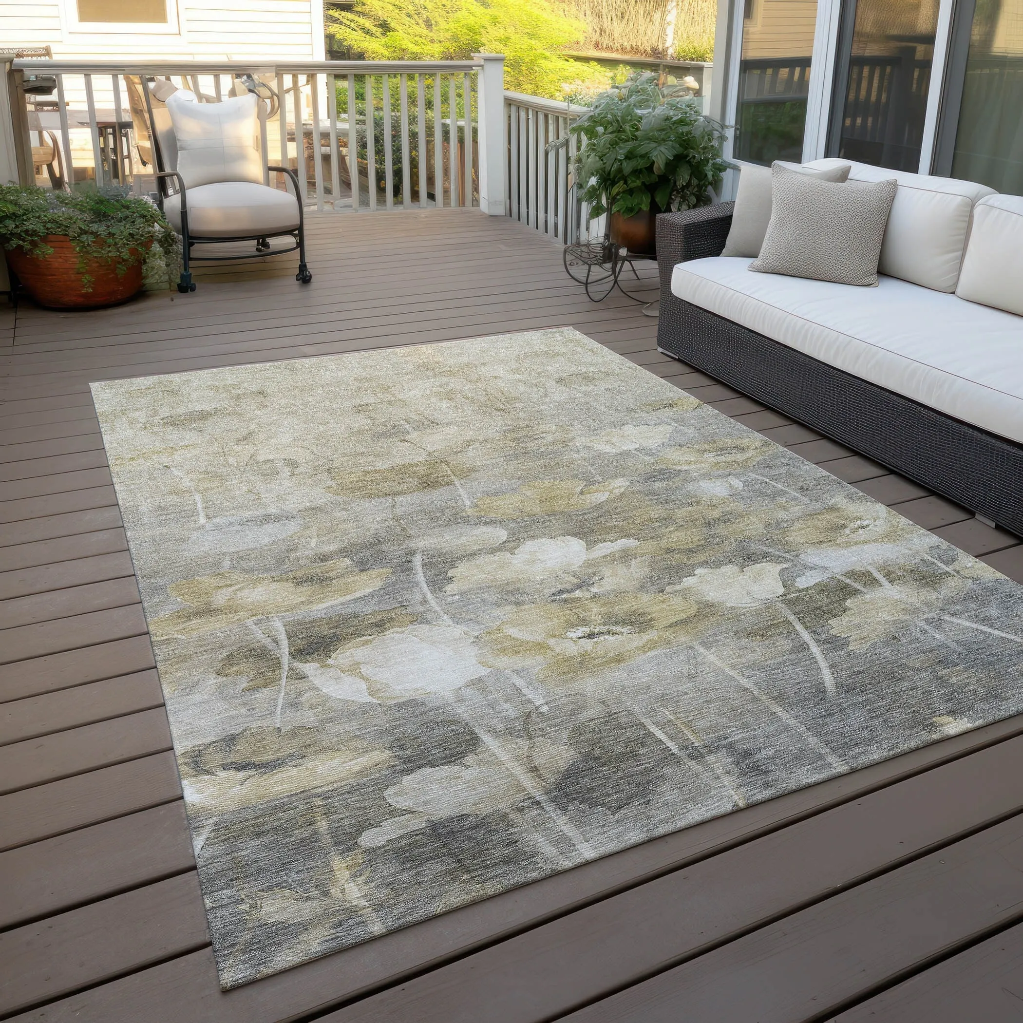 Machine Washable Indoor/ Outdoor Chantille Modern Floral Rug