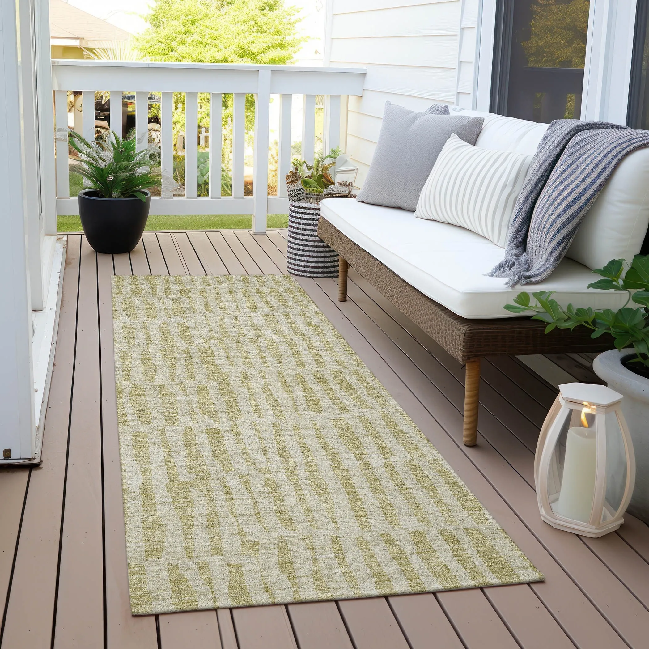 Machine Washable Indoor/ Outdoor Chantille Modern Geo Rug