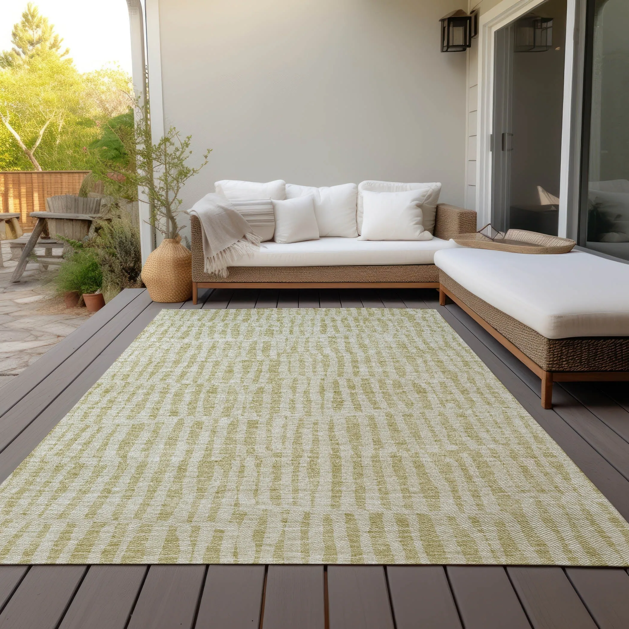 Machine Washable Indoor/ Outdoor Chantille Modern Geo Rug