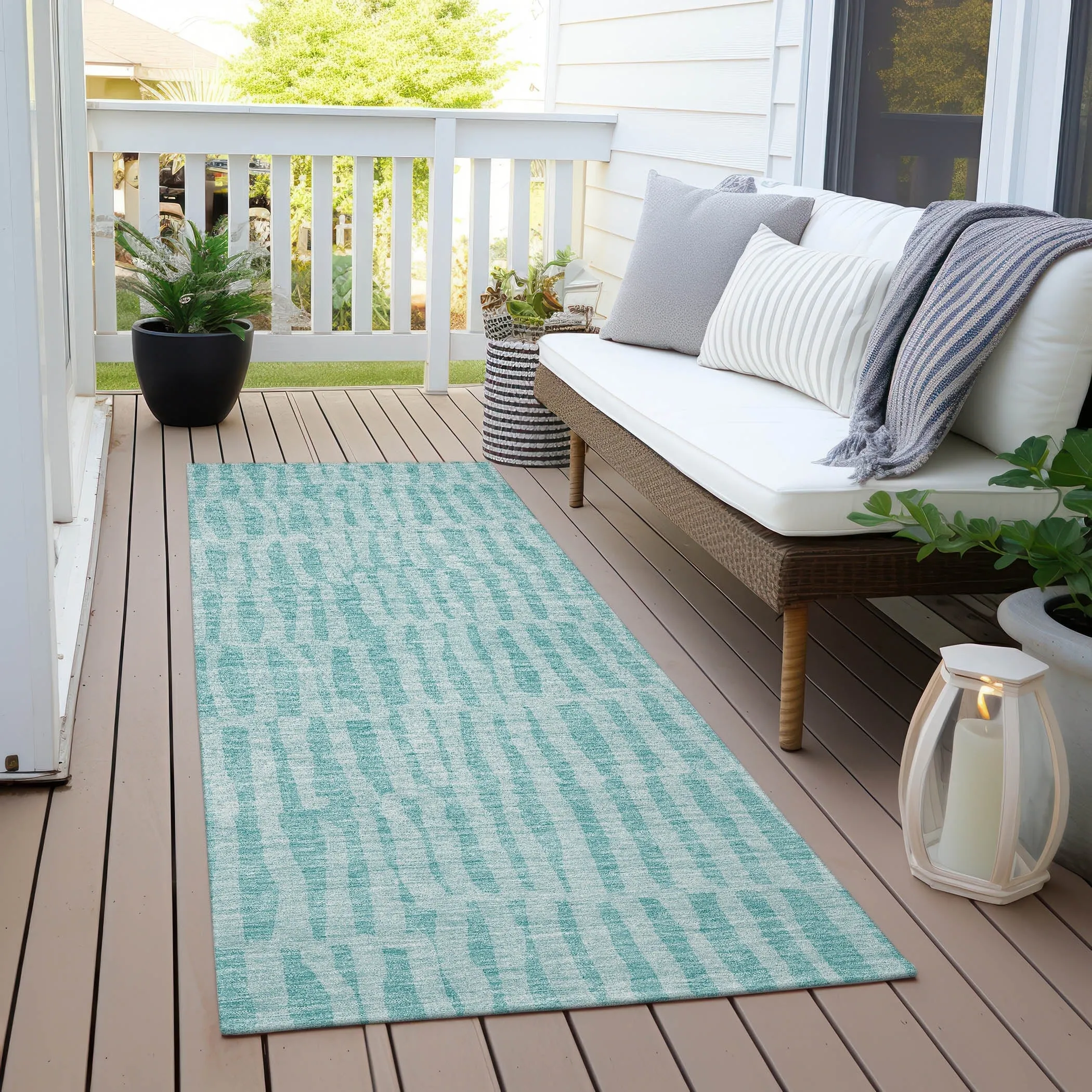 Machine Washable Indoor/ Outdoor Chantille Modern Geo Rug