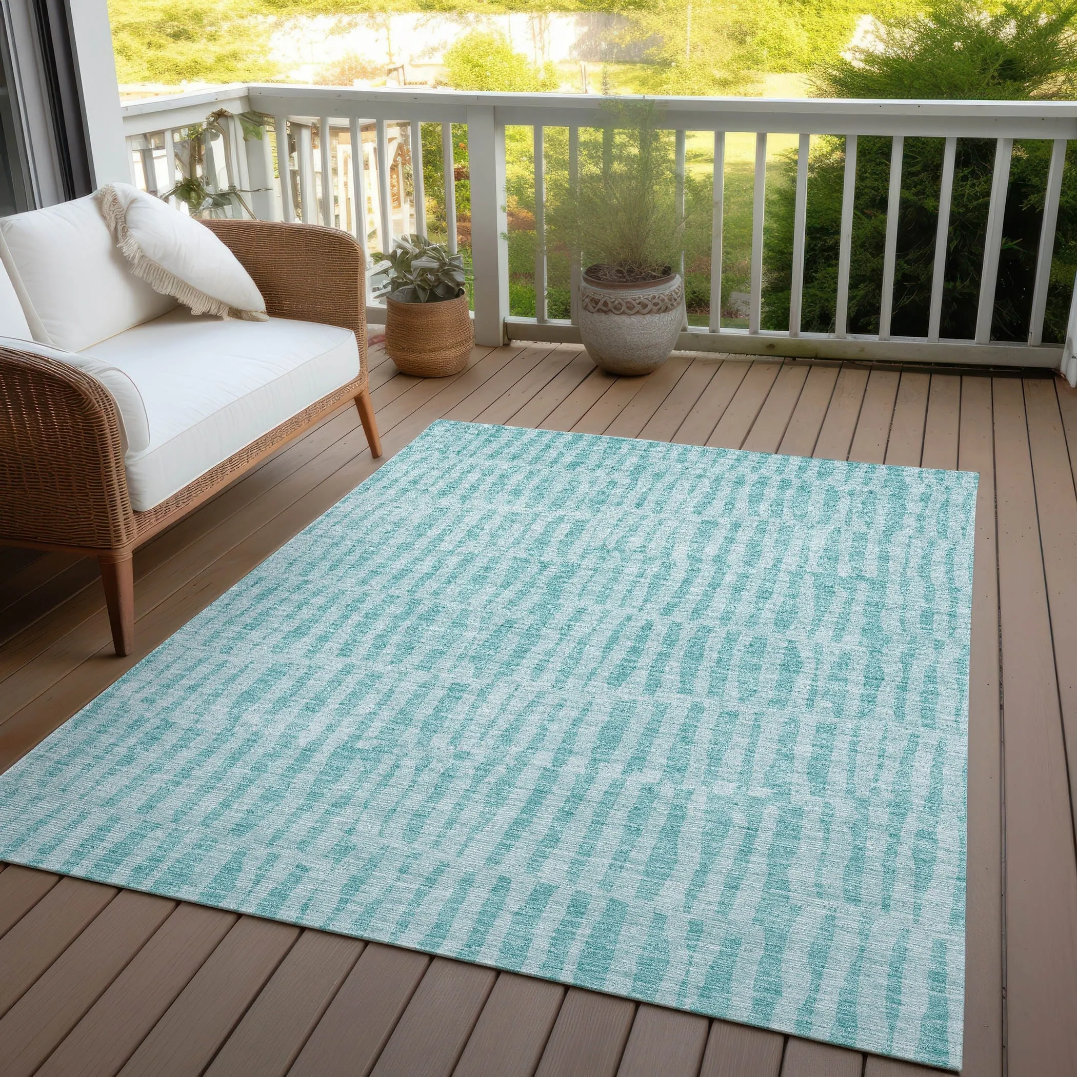 Machine Washable Indoor/ Outdoor Chantille Modern Geo Rug