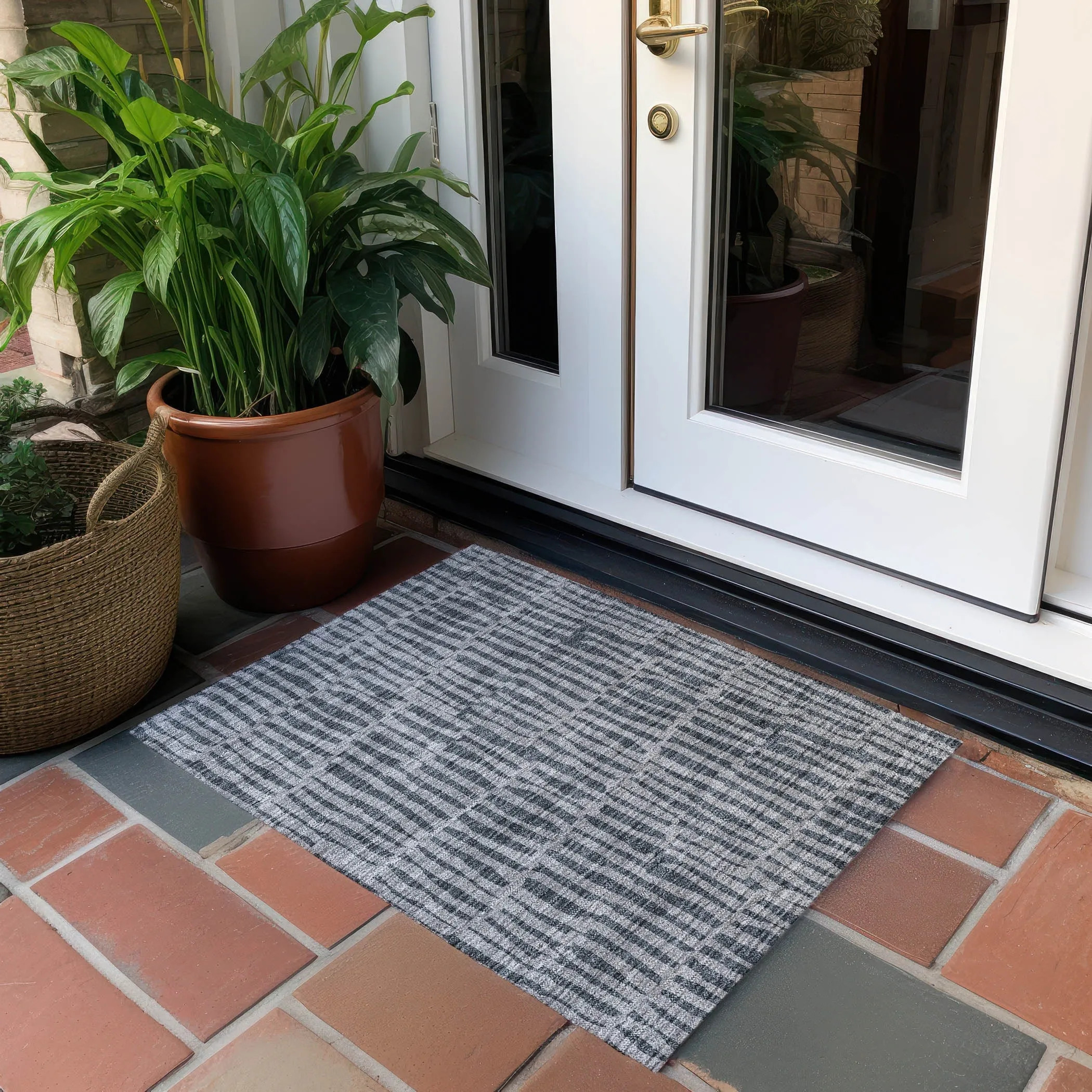 Machine Washable Indoor/ Outdoor Chantille Modern Geo Rug