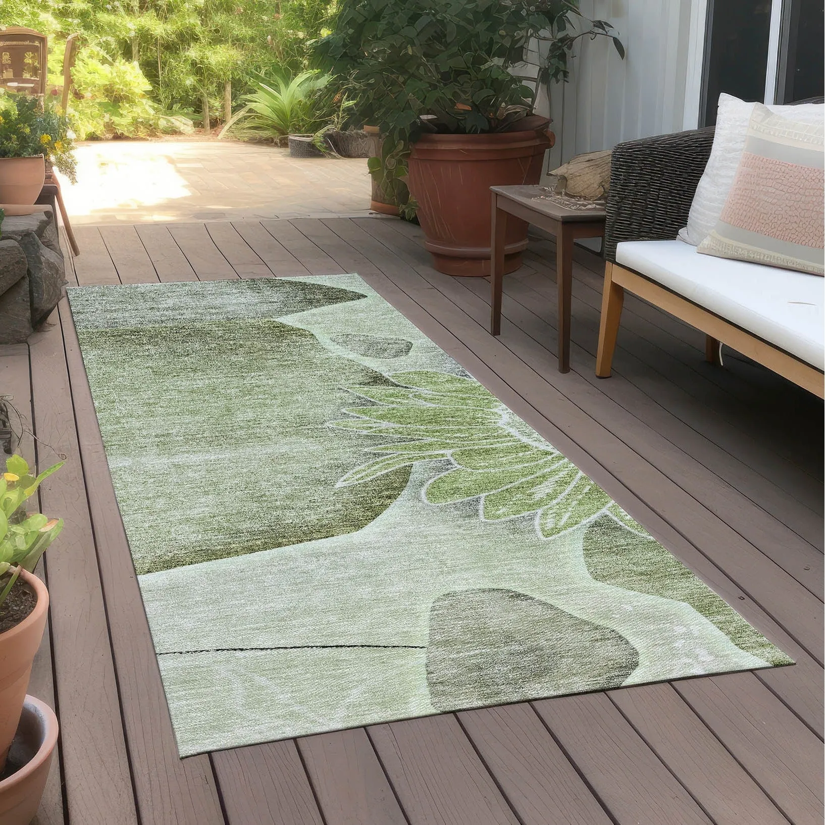 Machine Washable Indoor/ Outdoor Chantille Modern Sunflower Rug