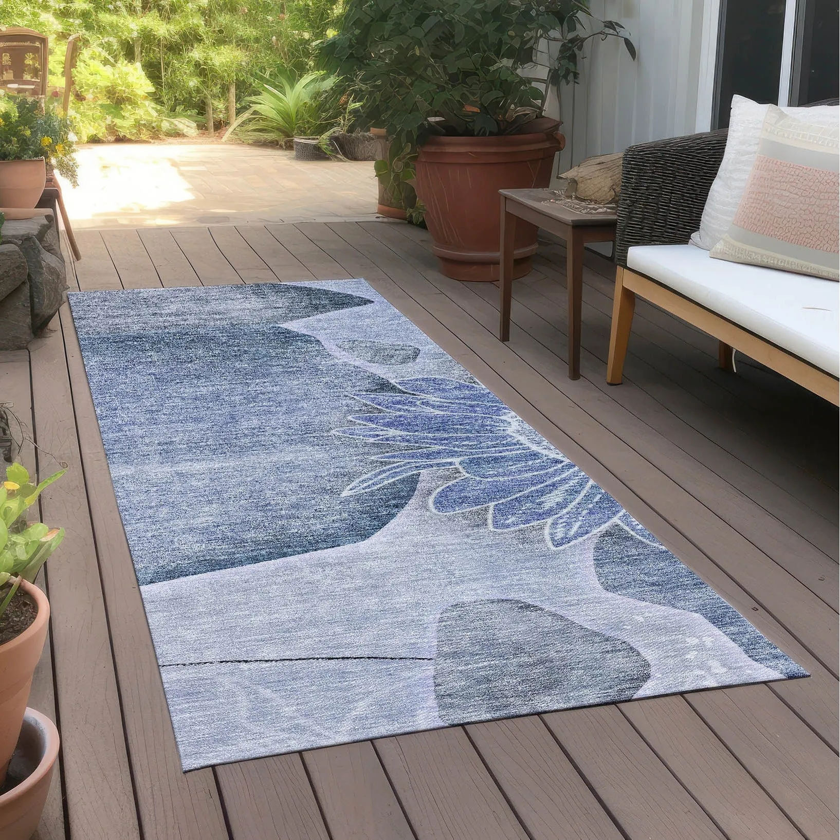 Machine Washable Indoor/ Outdoor Chantille Modern Sunflower Rug