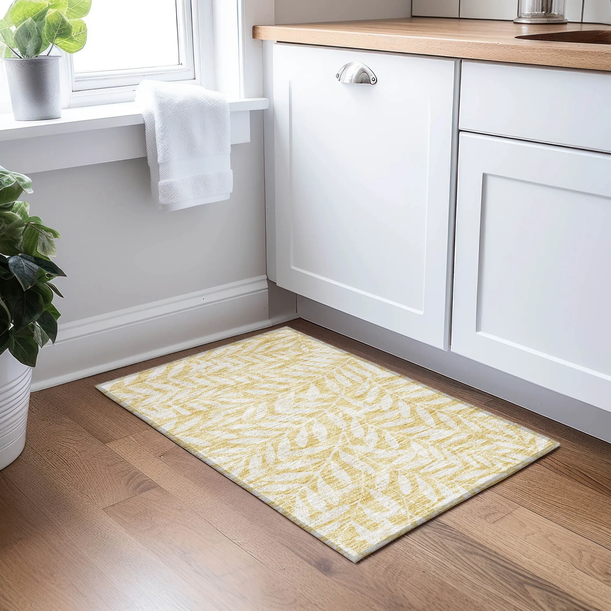 Machine Washable Indoor/ Outdoor Chantille Palm Rug