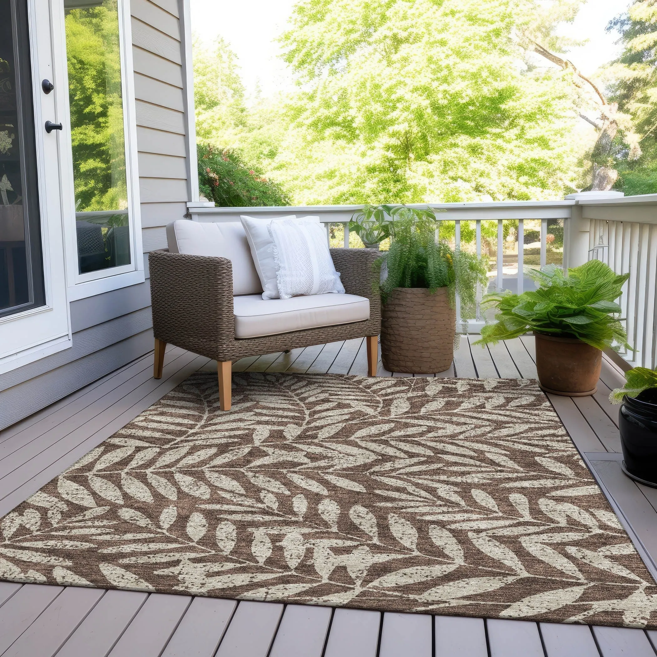 Machine Washable Indoor/ Outdoor Chantille Palm Rug