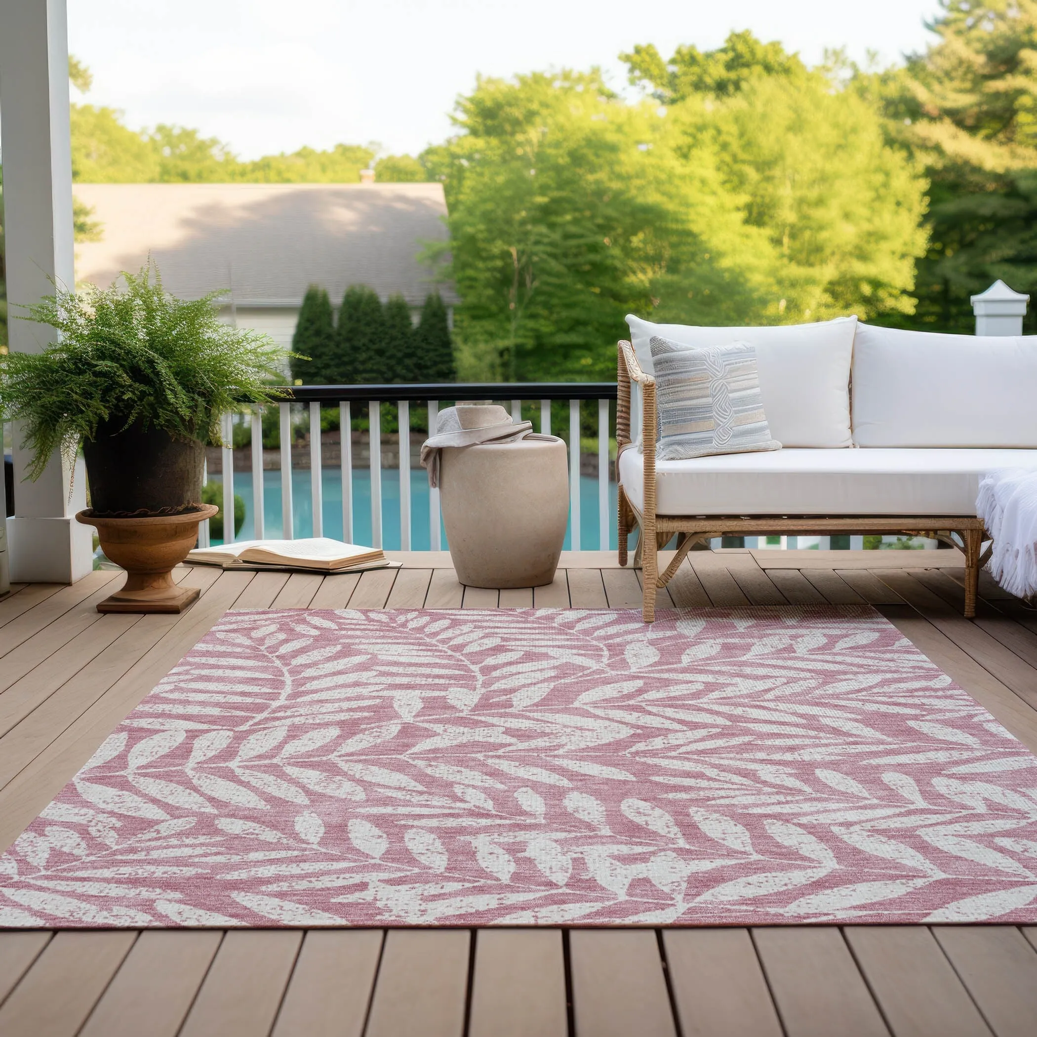 Machine Washable Indoor/ Outdoor Chantille Palm Rug