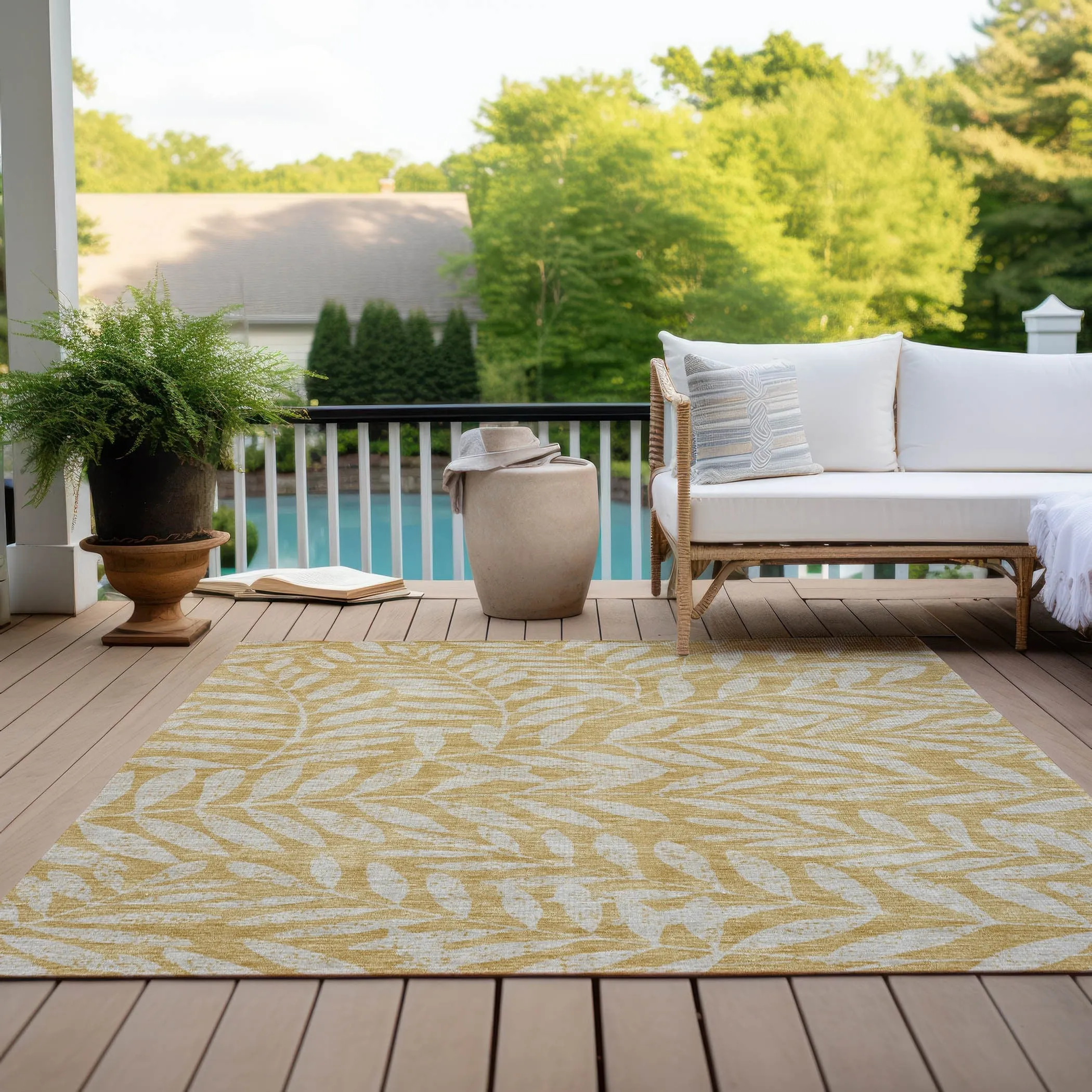 Machine Washable Indoor/ Outdoor Chantille Palm Rug