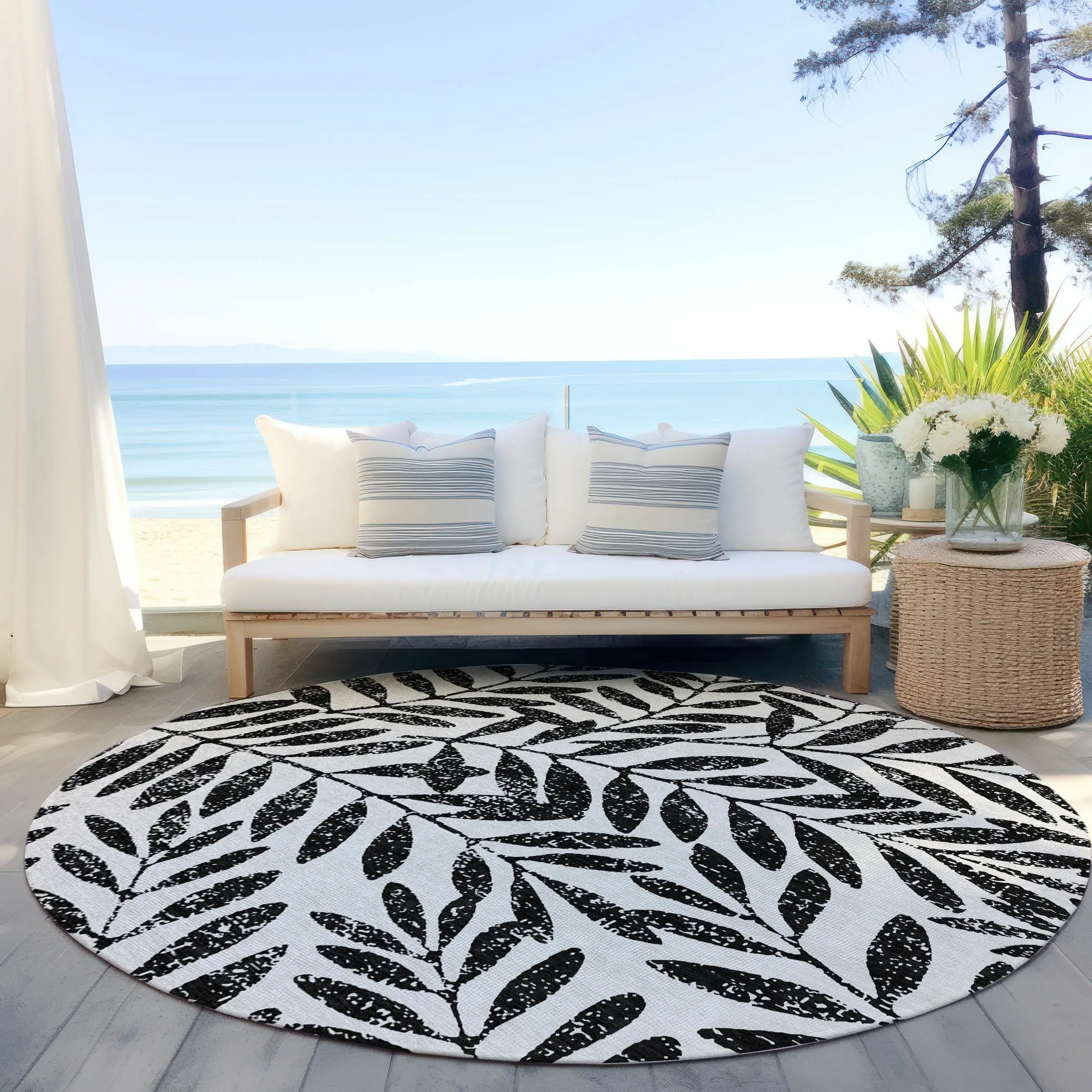 Machine Washable Indoor/ Outdoor Chantille Palm Rug