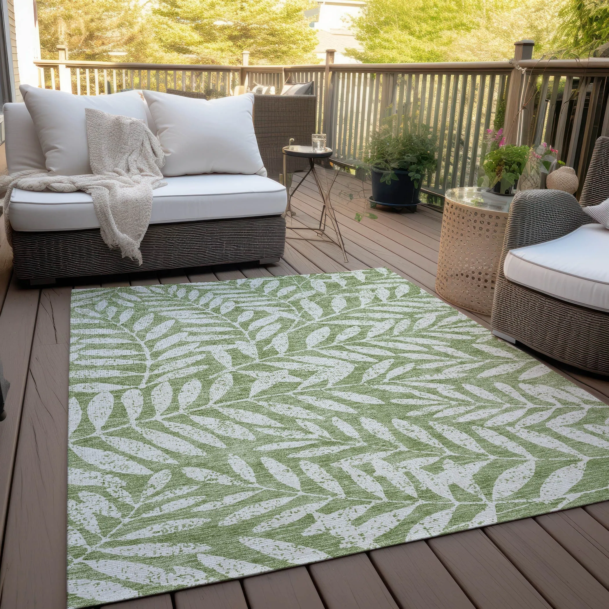 Machine Washable Indoor/ Outdoor Chantille Palm Rug
