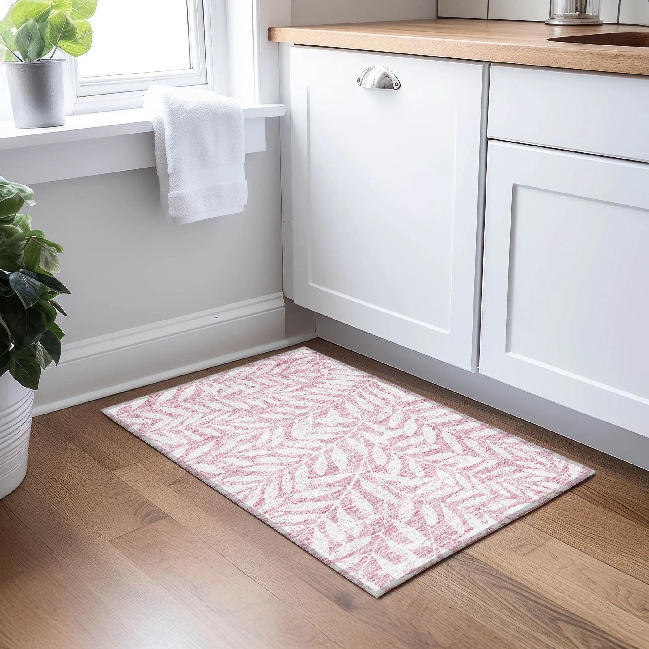 Machine Washable Indoor/ Outdoor Chantille Palm Rug