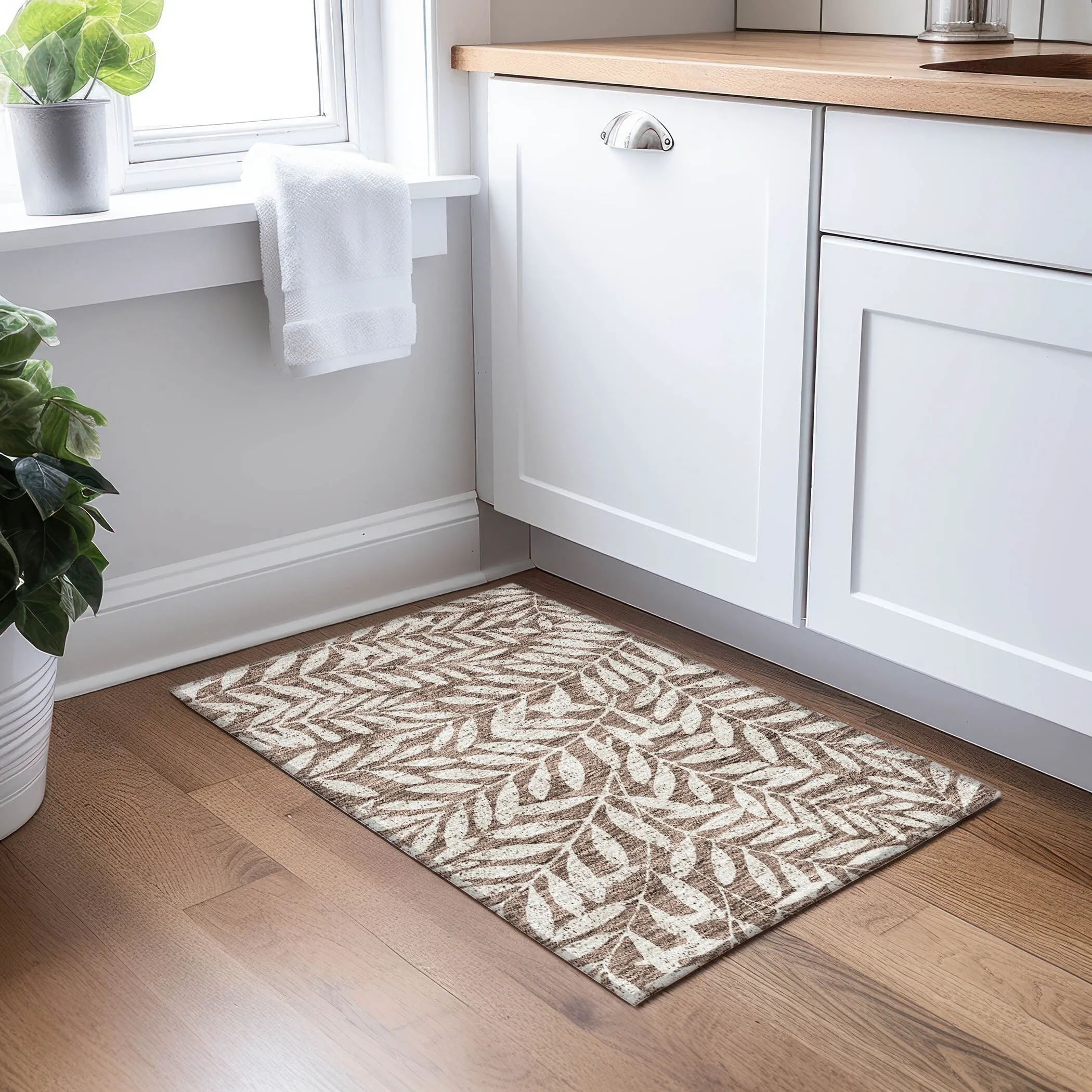 Machine Washable Indoor/ Outdoor Chantille Palm Rug