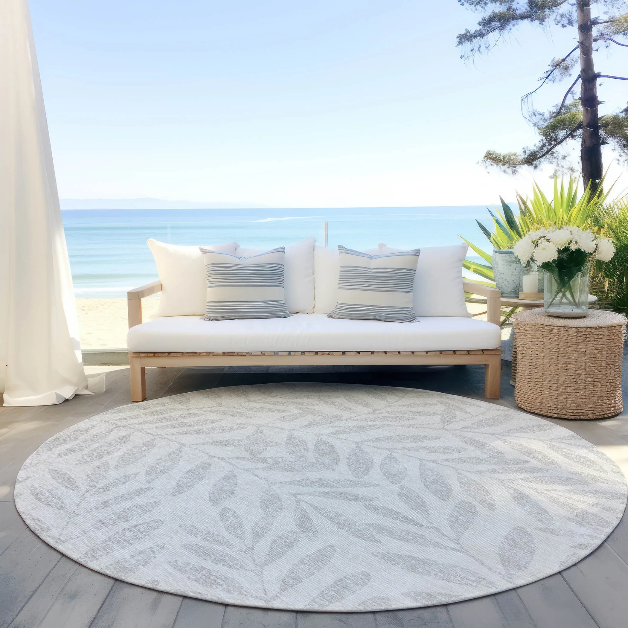 Machine Washable Indoor/ Outdoor Chantille Palm Rug