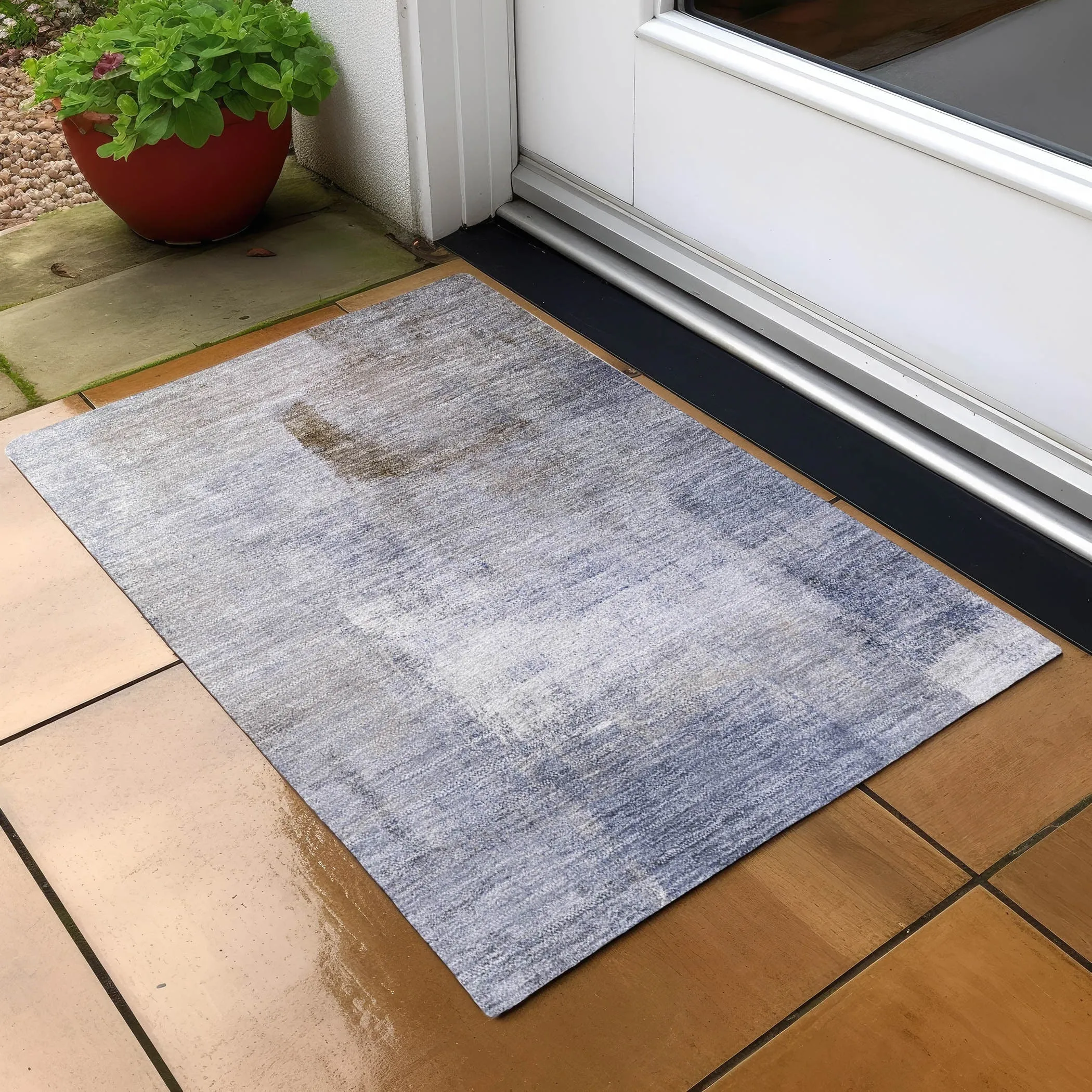 Machine Washable Indoor/ Outdoor Chantille Solid Ombre Rug