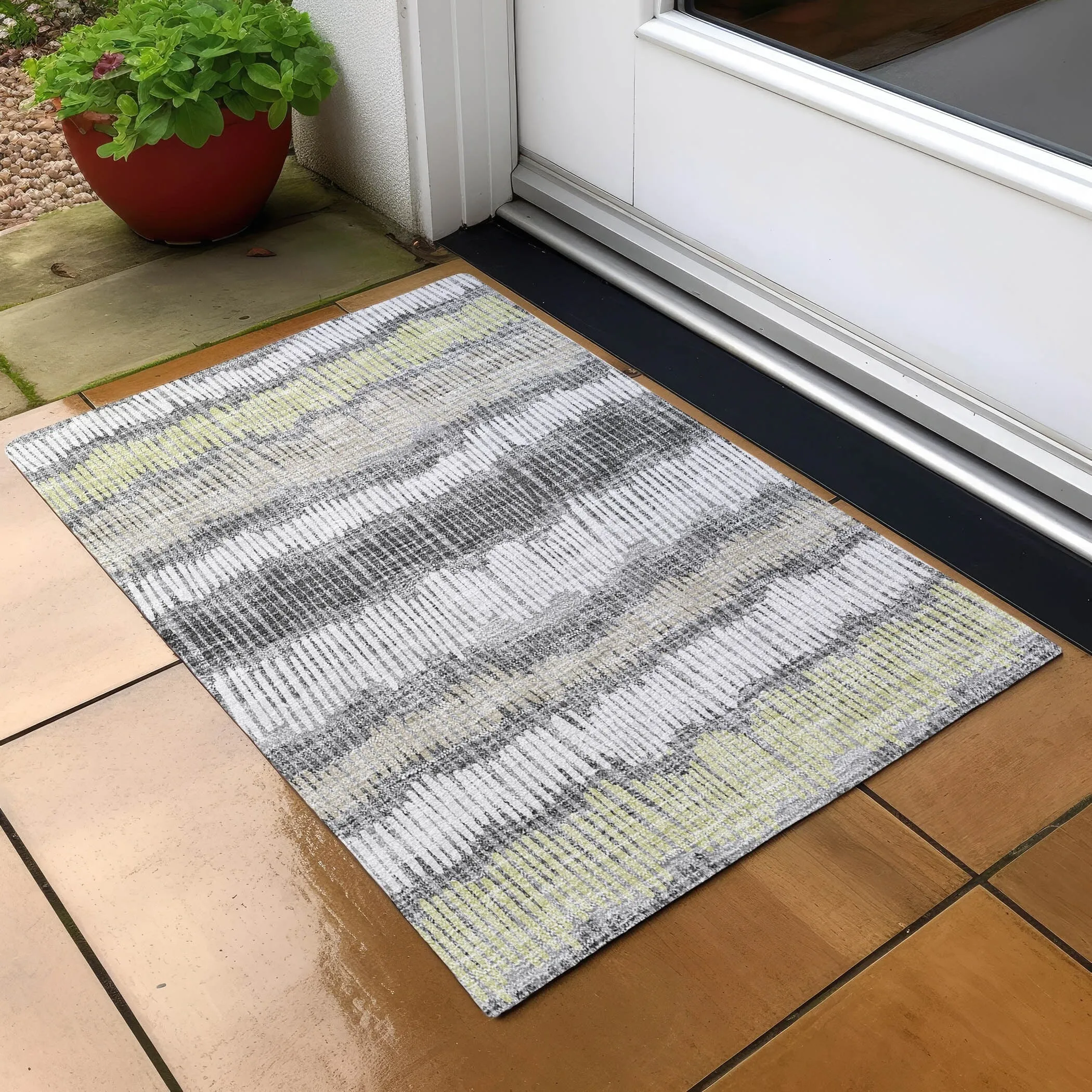 Machine Washable Indoor/ Outdoor Chantille Stripe Abstract Rug