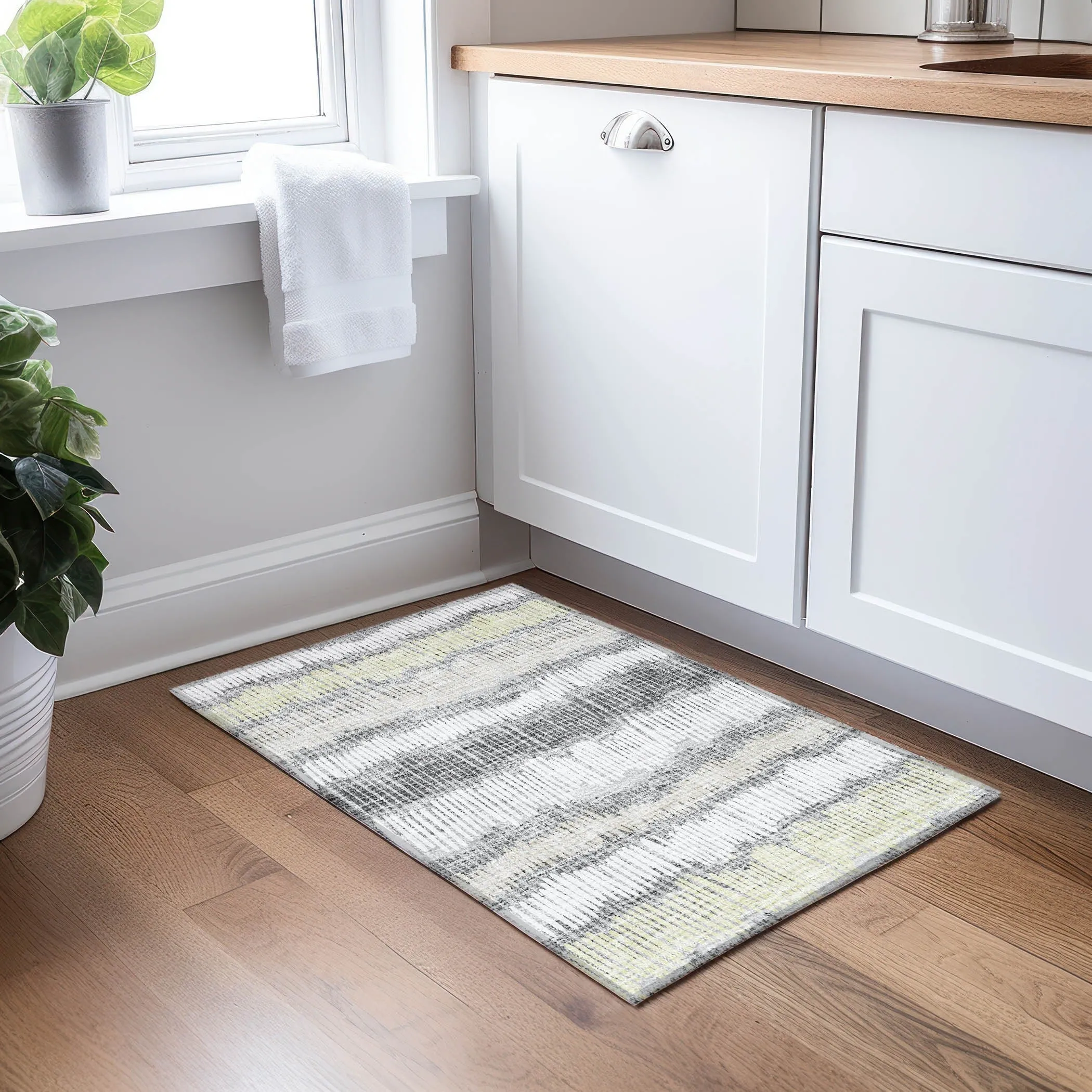 Machine Washable Indoor/ Outdoor Chantille Stripe Abstract Rug