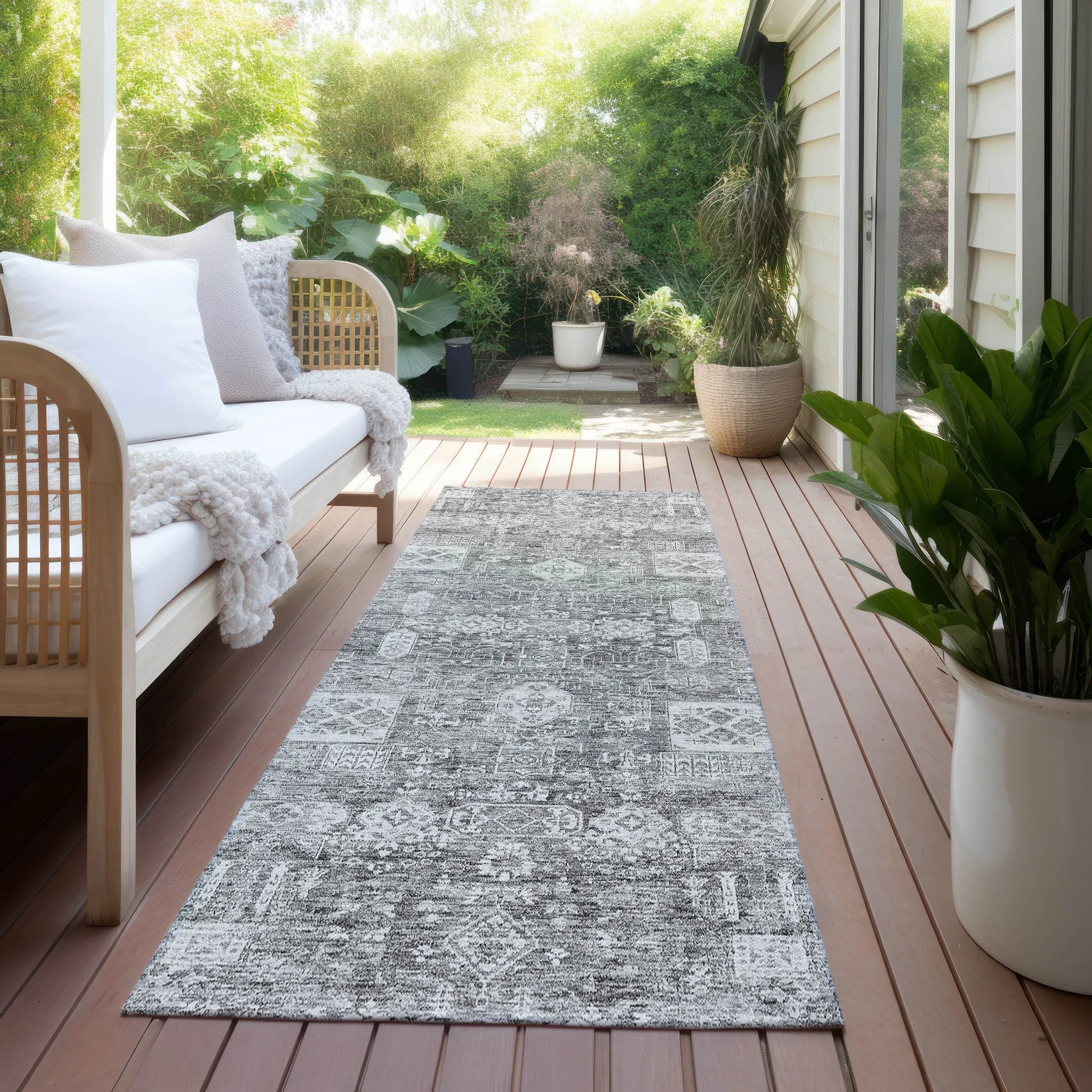 Machine Washable Indoor/ Outdoor Chantille Vintage Traditional Rug