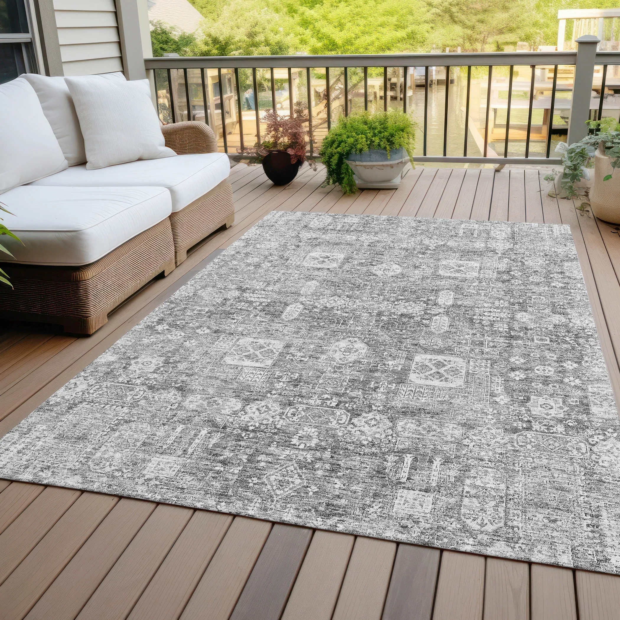 Machine Washable Indoor/ Outdoor Chantille Vintage Traditional Rug