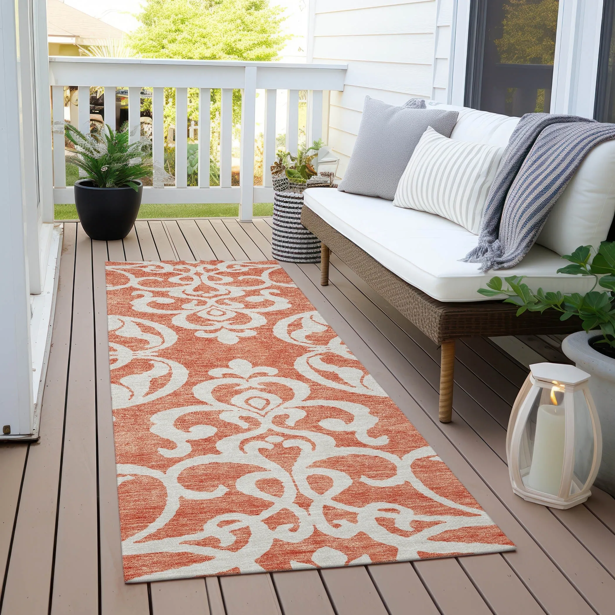 Machine Washable Indoor/ Outdoor Damask Glam Chantille Rug