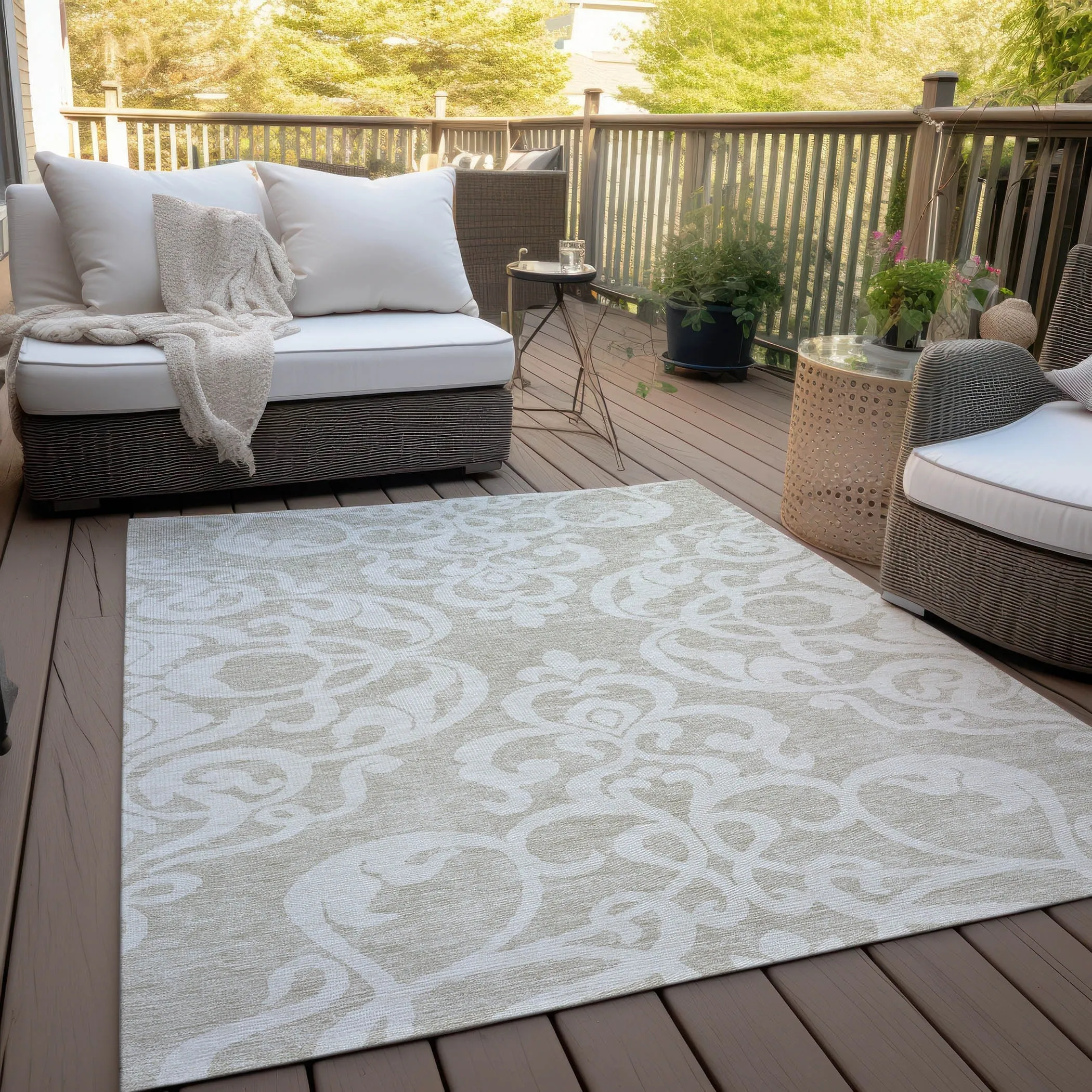 Machine Washable Indoor/ Outdoor Damask Glam Chantille Rug