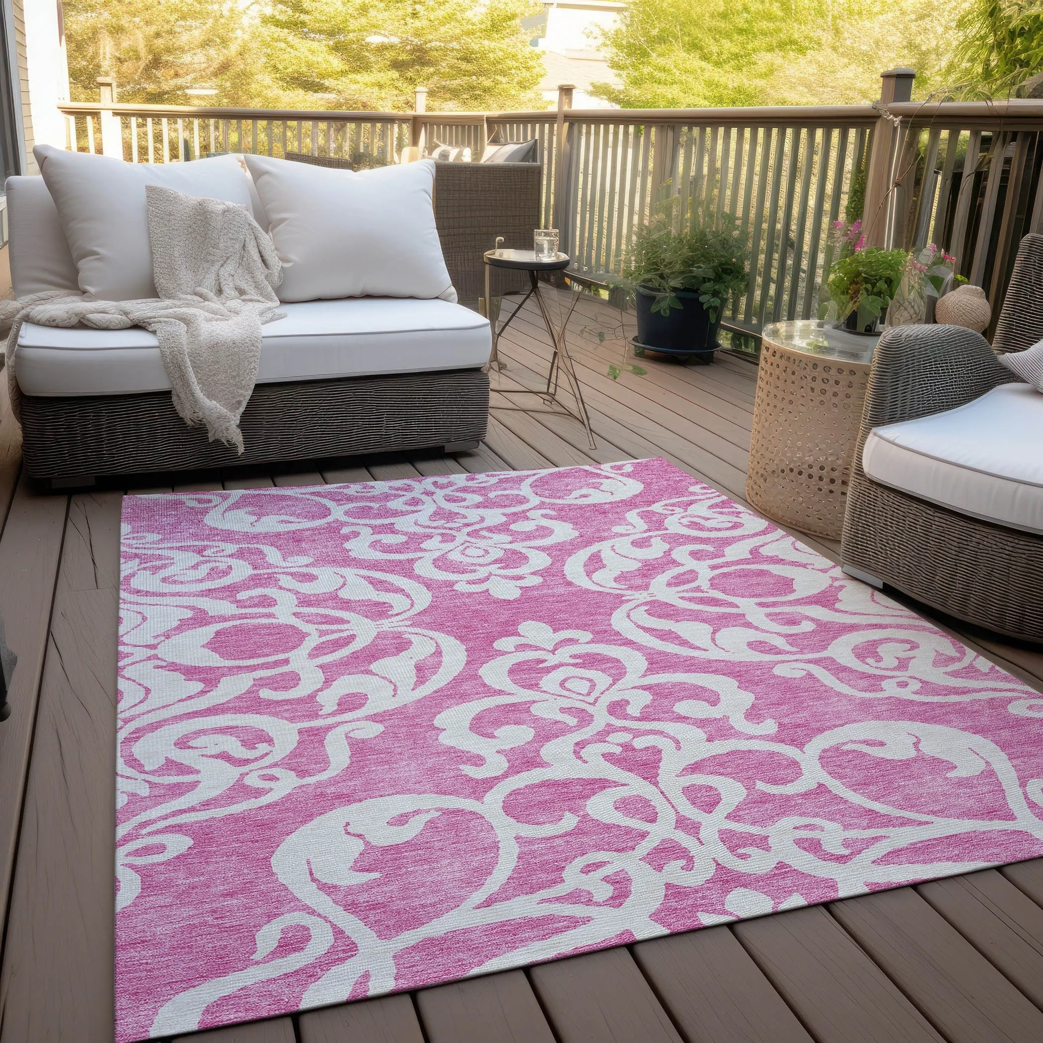 Machine Washable Indoor/ Outdoor Damask Glam Chantille Rug
