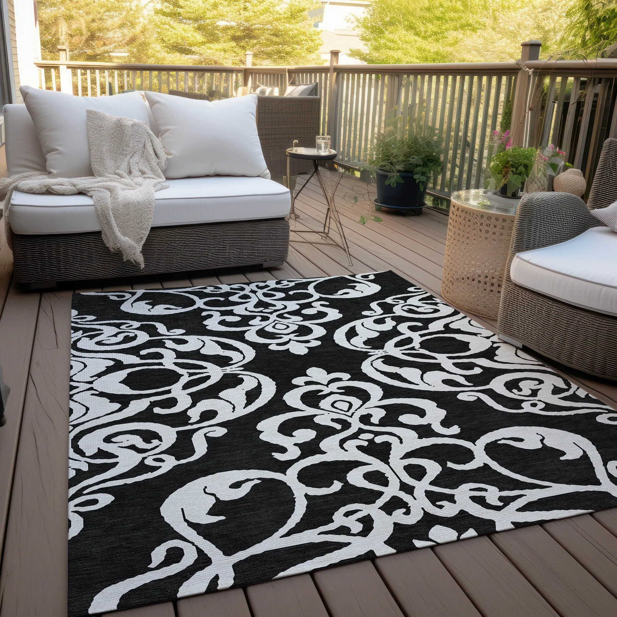 Machine Washable Indoor/ Outdoor Damask Glam Chantille Rug