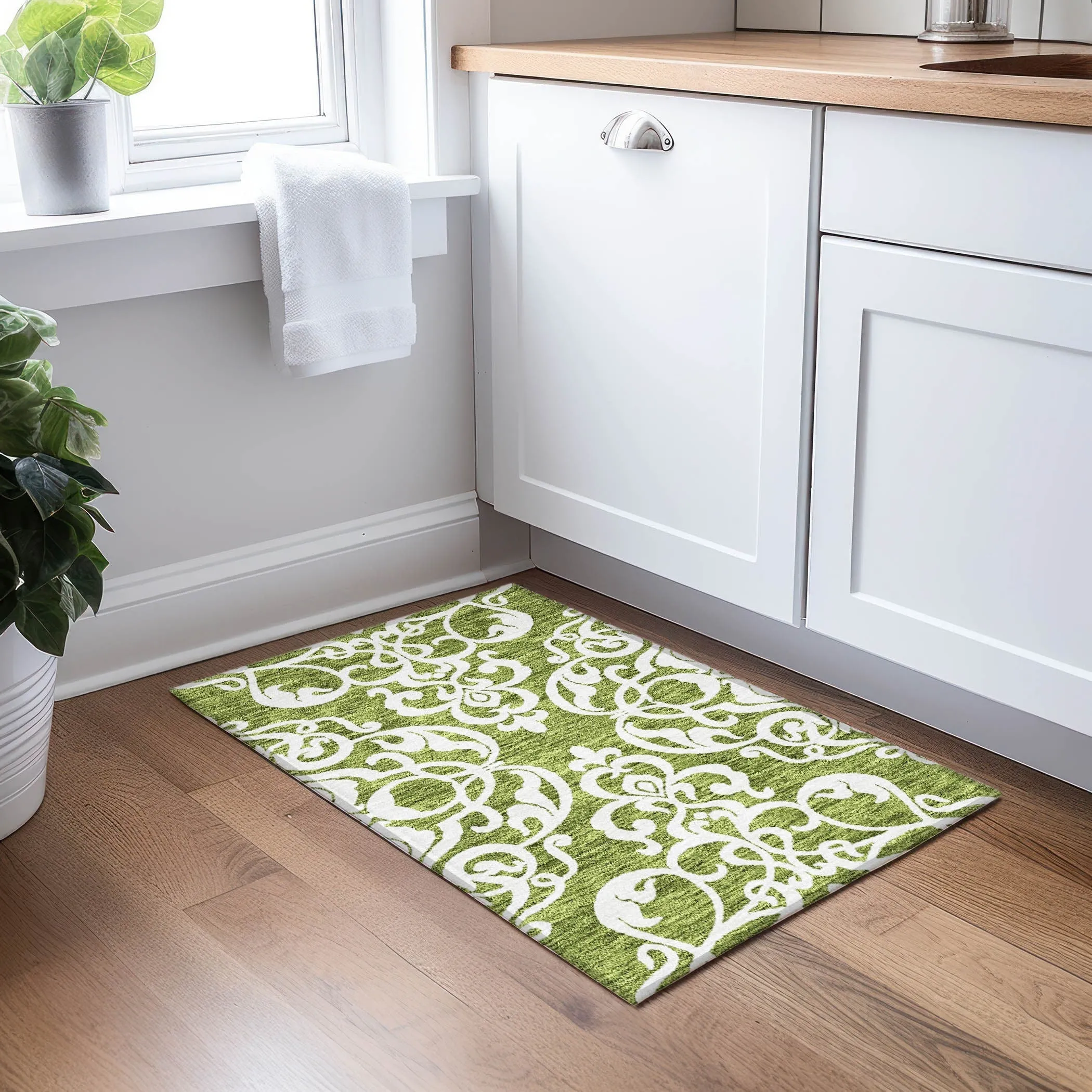 Machine Washable Indoor/ Outdoor Damask Glam Chantille Rug