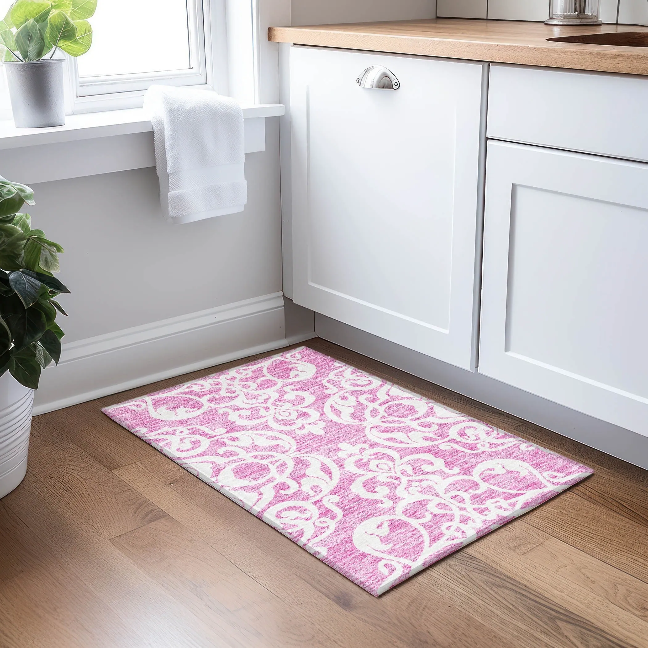 Machine Washable Indoor/ Outdoor Damask Glam Chantille Rug